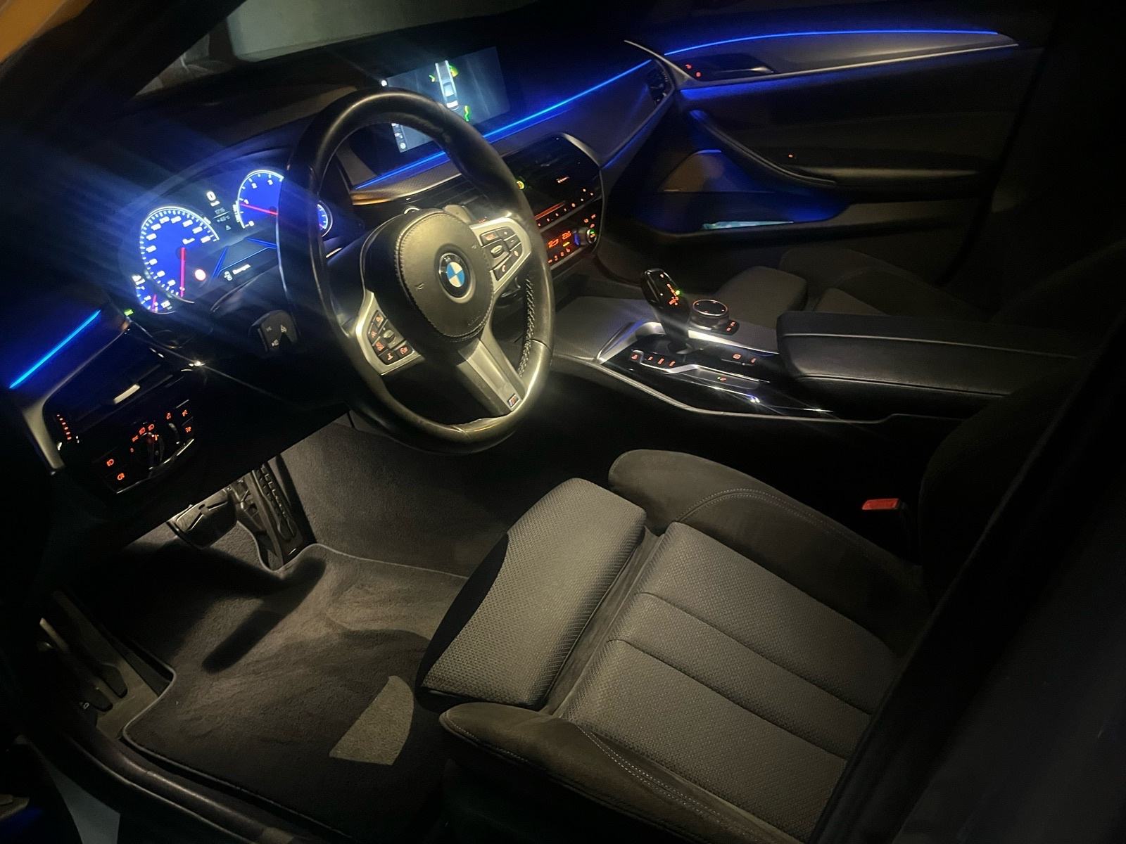 BMW G30 520d M-Paket + M-Perfomance Soft close Head Up Keyless, fotografija 19