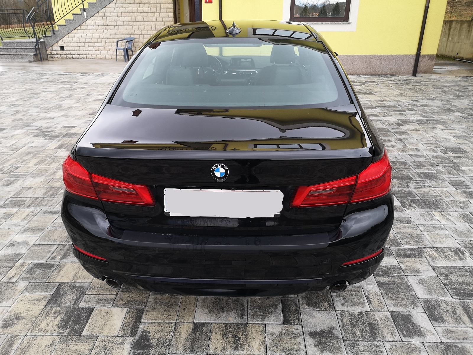 BMW serija 5 520d SPORT, ŠIBER, AMBILIGHT, KAMERA, AUTOMATIK, 19", fotografija 12