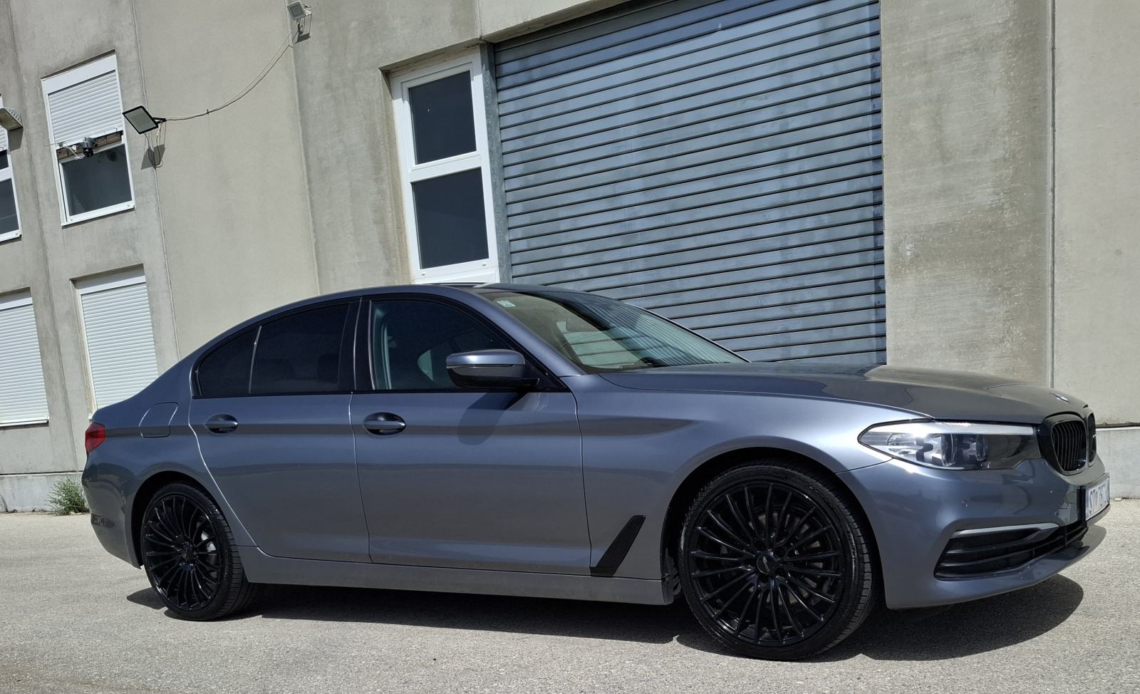 BMW serija 5 520d automatik, fotografija 2