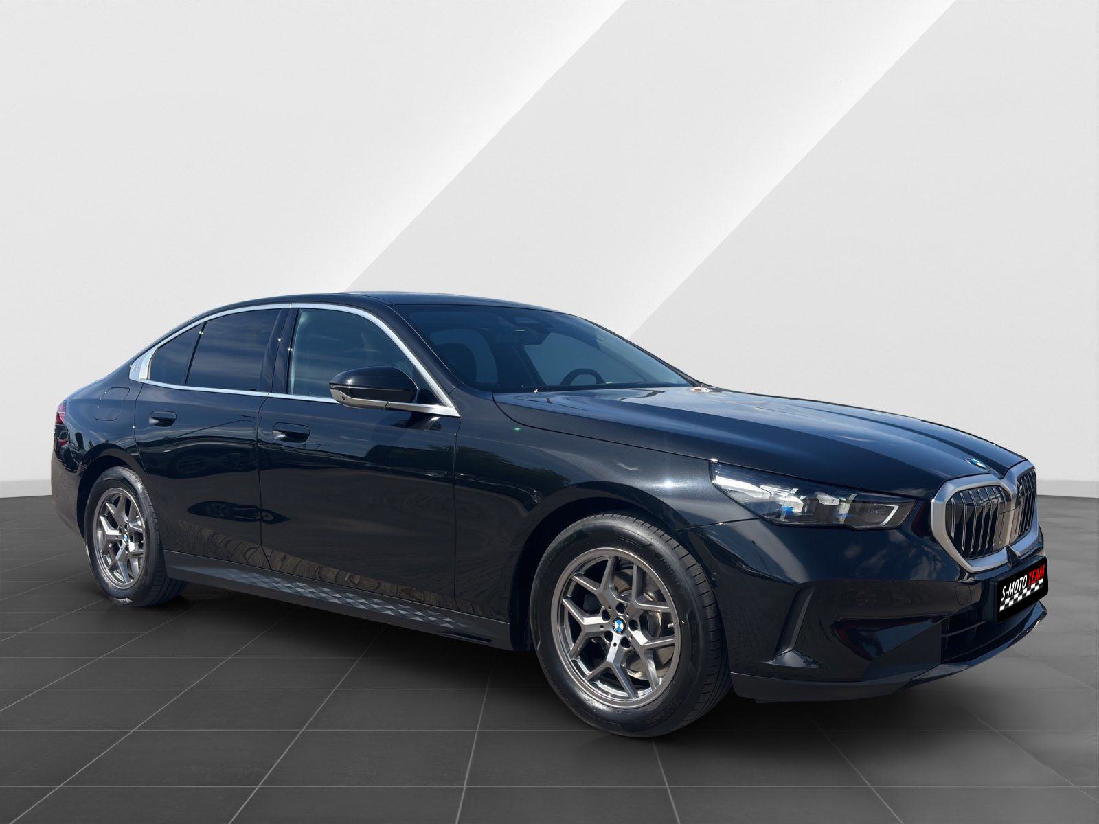 BMW serija 5 520d, fotografija 3