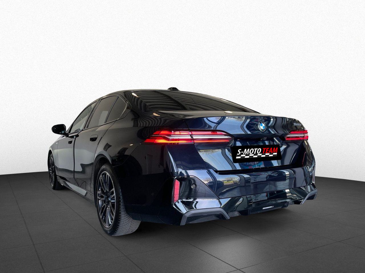 BMW serija 5 520d M Sport, fotografija 5