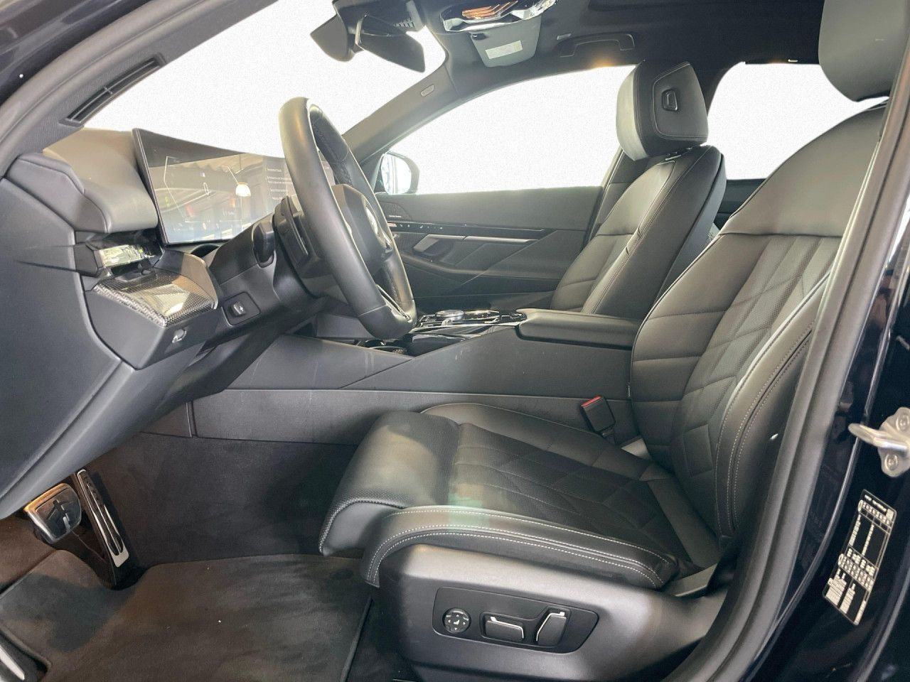 BMW serija 5 520d M Sport, fotografija 8