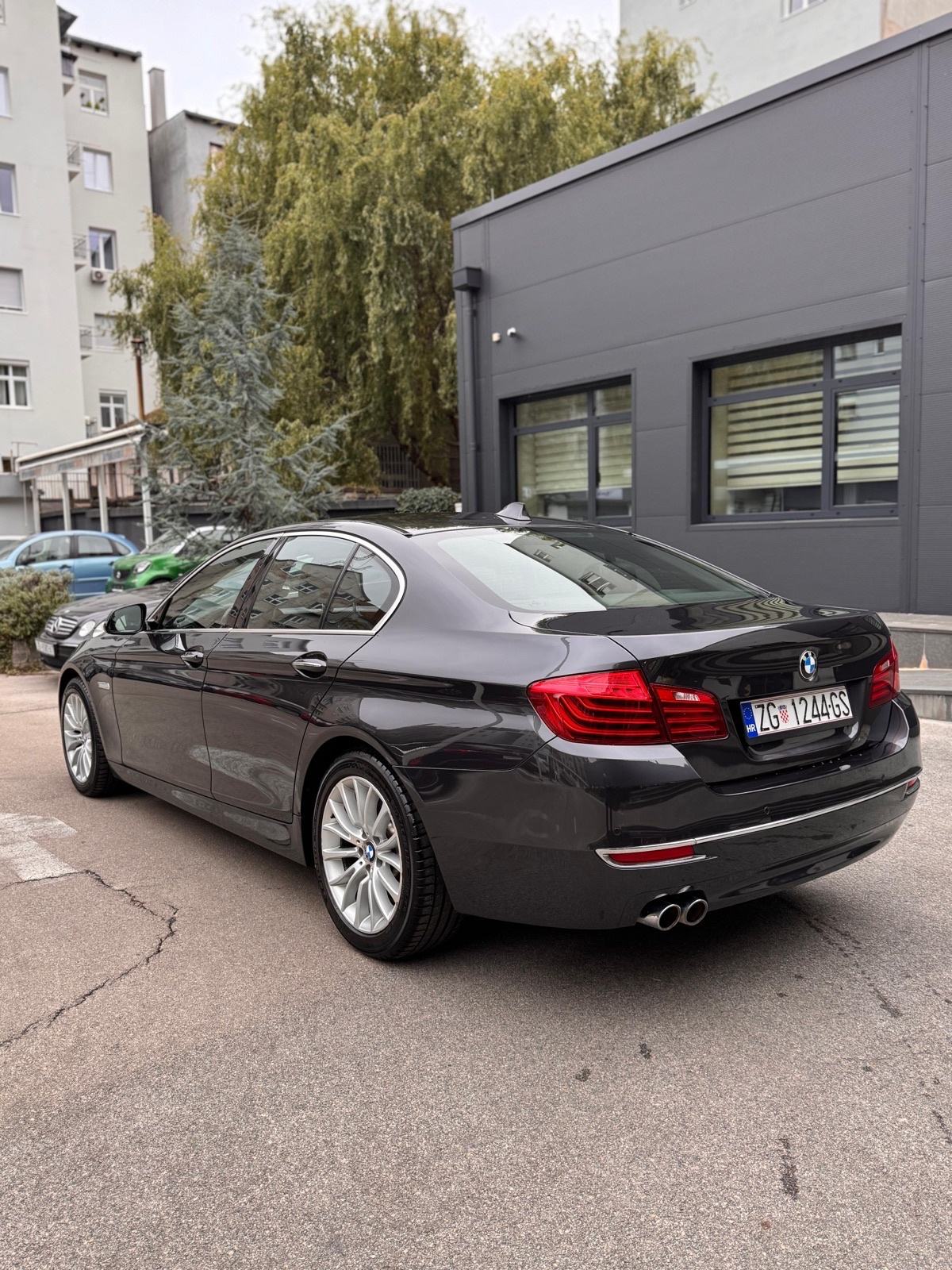 BMW serija 5 520d automatik, fotografija 4
