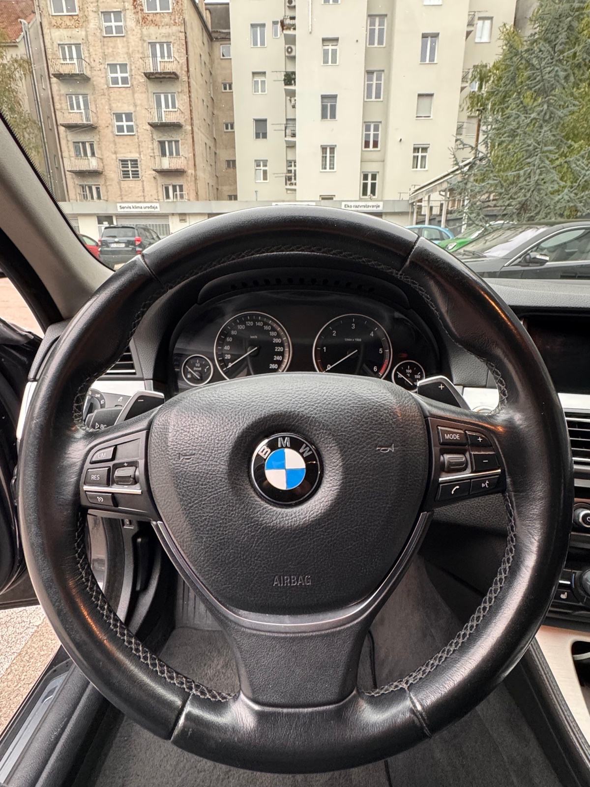 BMW serija 5 520d automatik, fotografija 10