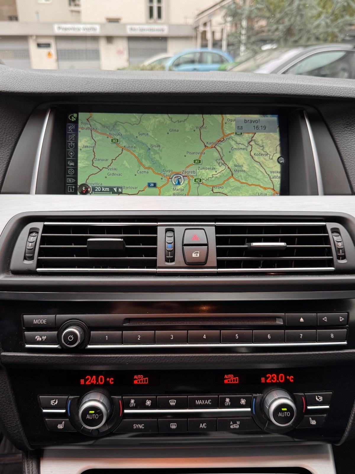 BMW serija 5 520d automatik, fotografija 12