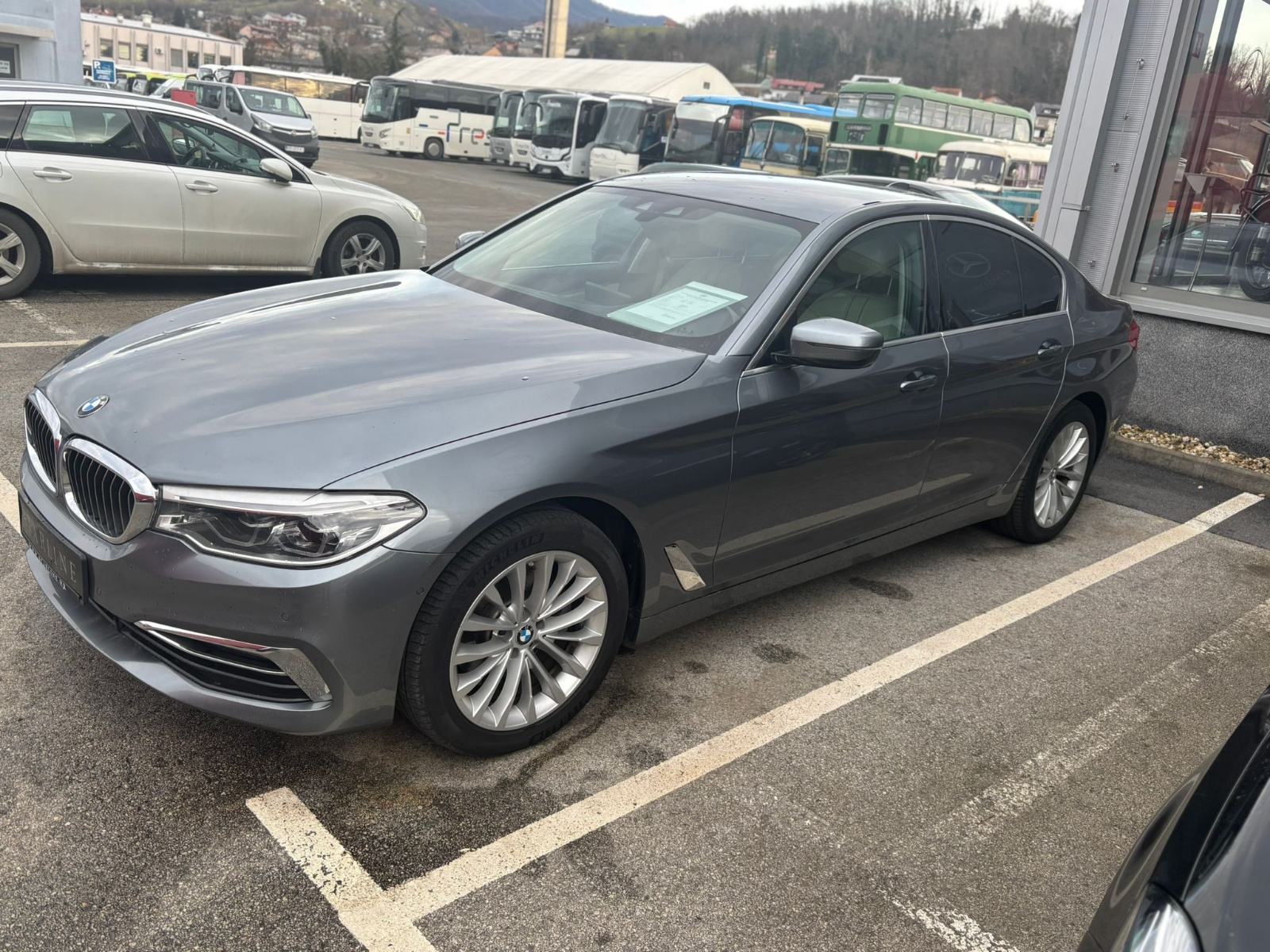BMW serija 5 520d X-drive 2019g Virtual, fotografija 2