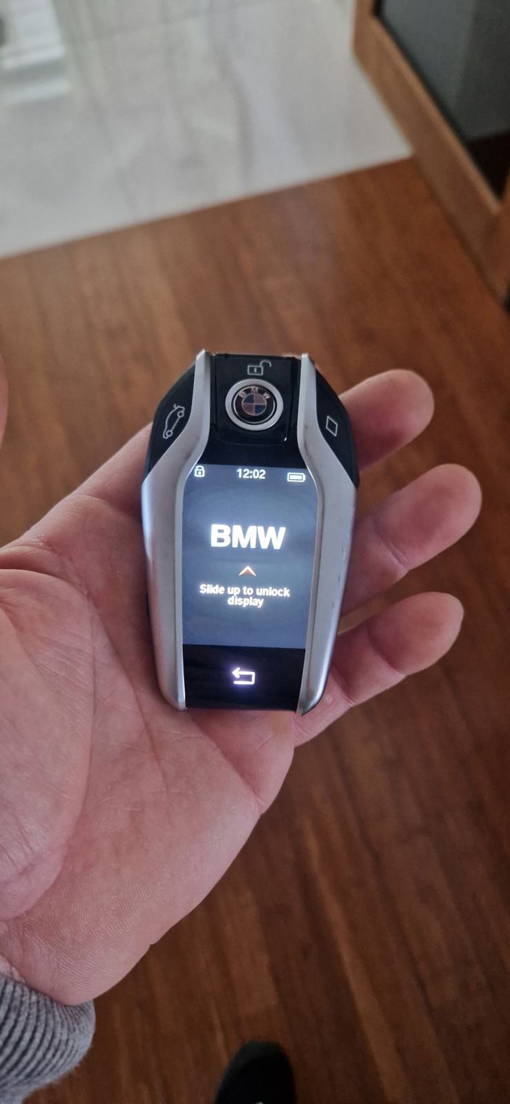 BMW serija 5 520d automatik full M paket , nappa moca koža, fotografija 2