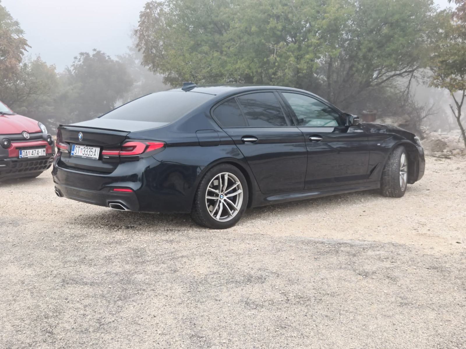 BMW serija 5 520d automatik full M paket , nappa moca koža, fotografija 4