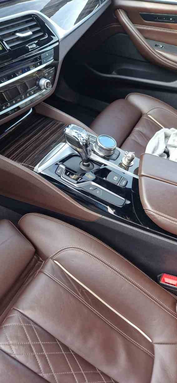 BMW serija 5 520d automatik full M paket , nappa moca koža, fotografija 7