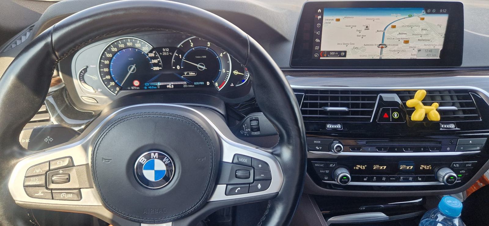 BMW serija 5 520d automatik full M paket , nappa moca koža, fotografija 11