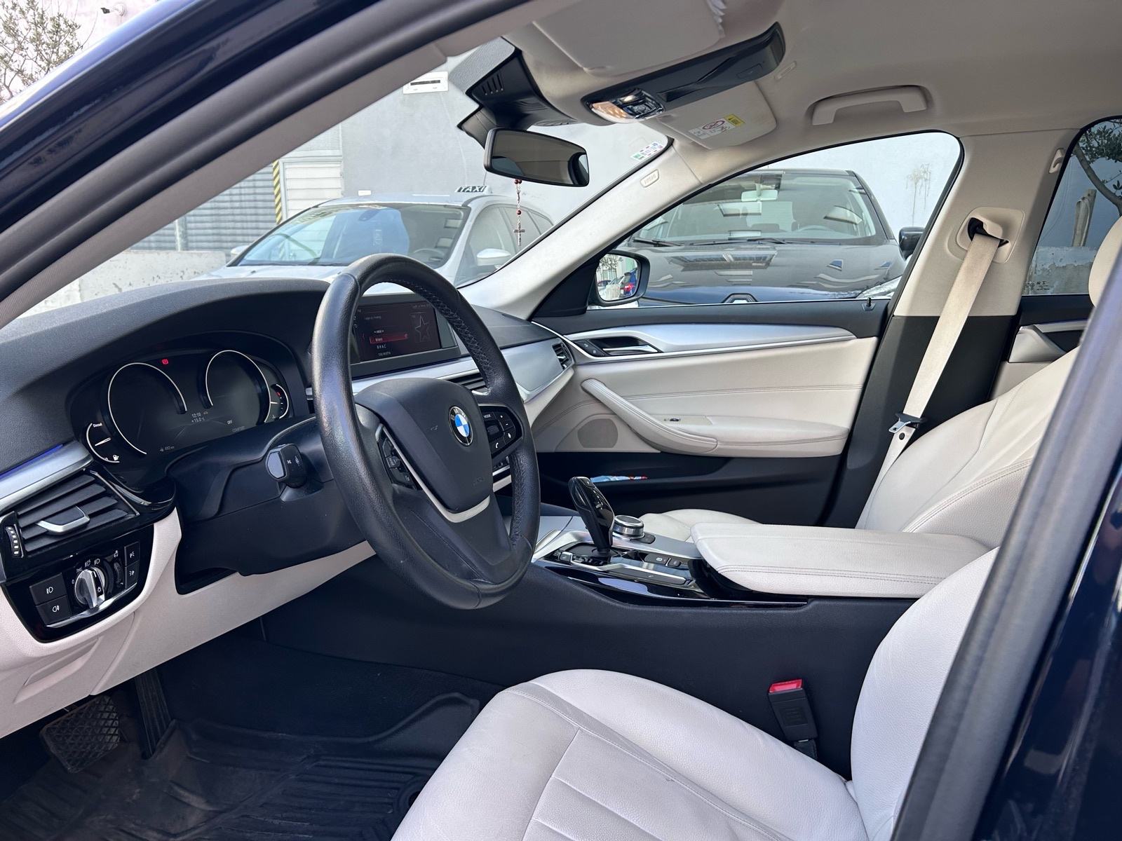 BMW serija 5 520d automatik, fotografija 9