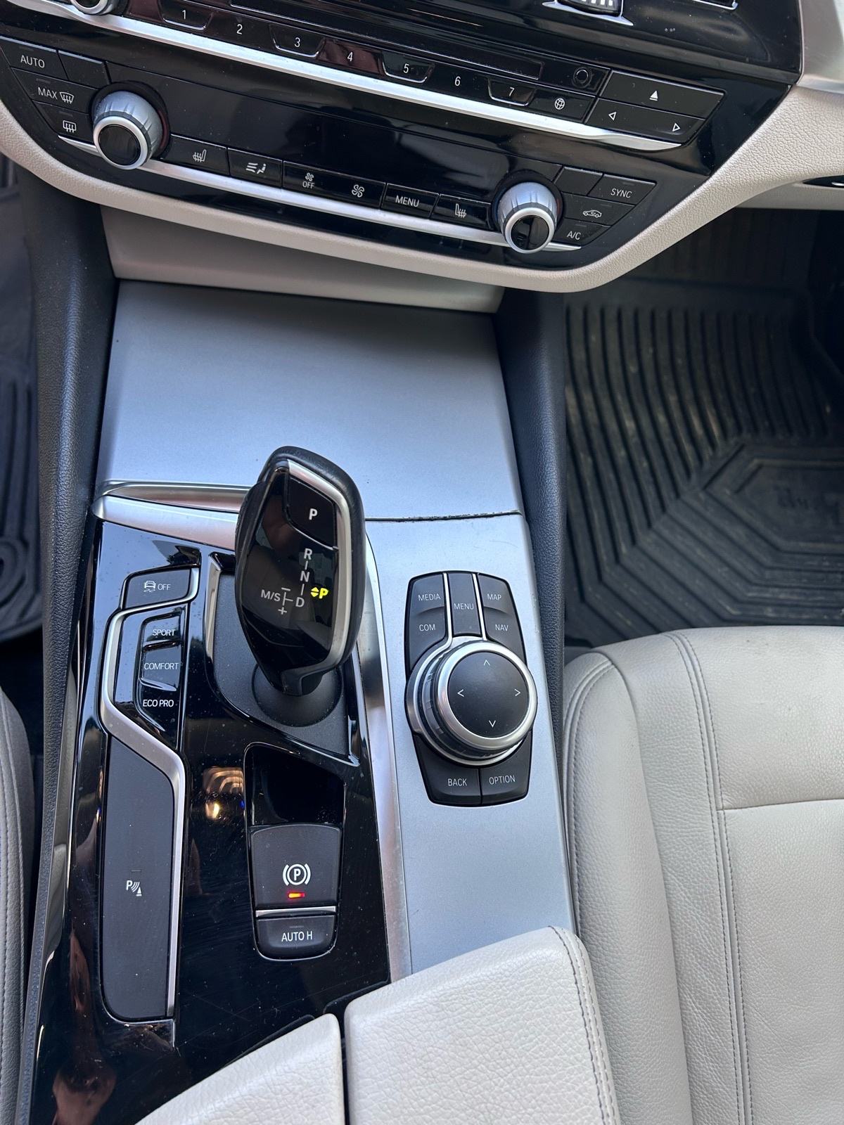 BMW serija 5 520d automatik, fotografija 12