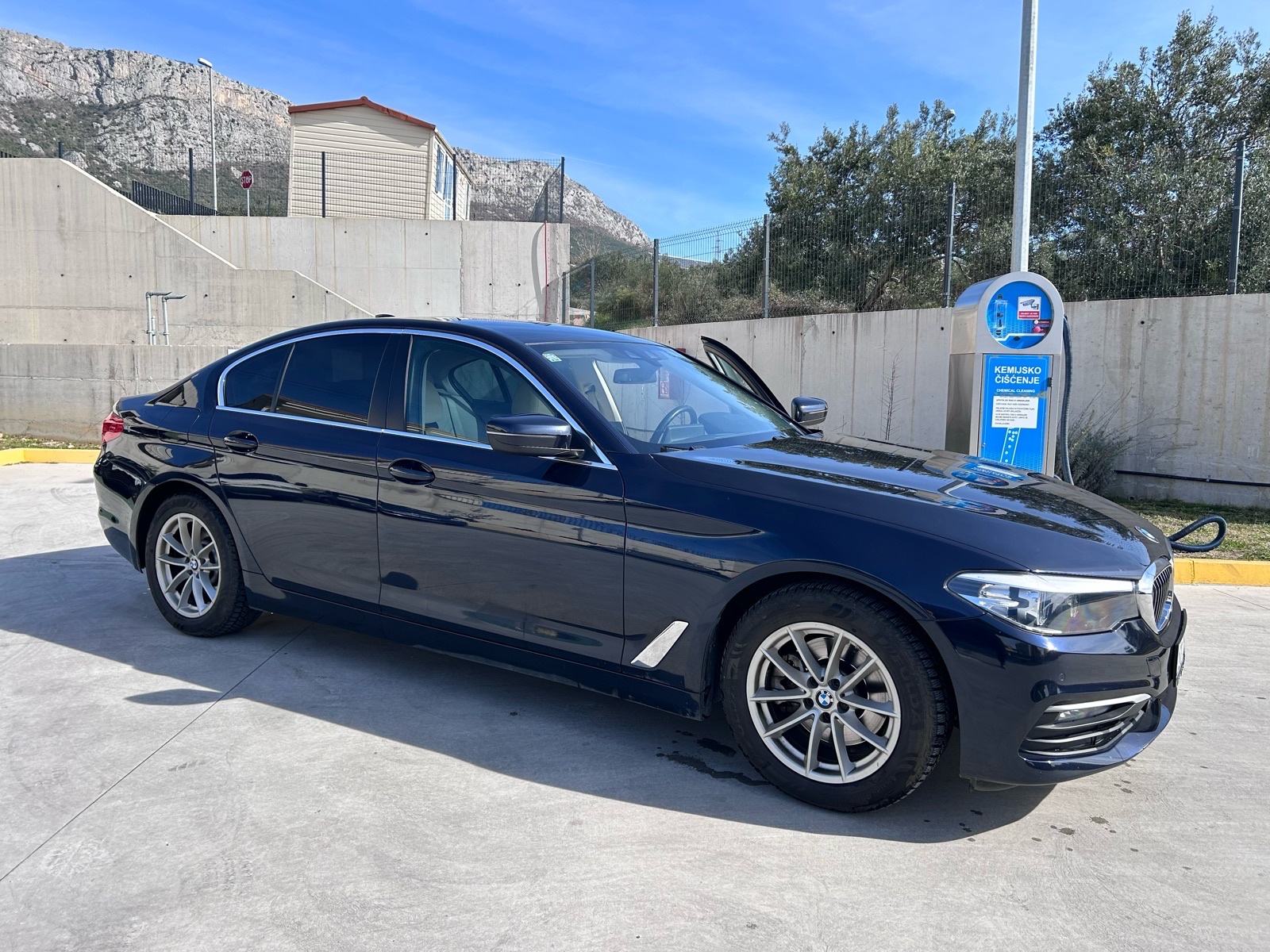 BMW serija 5 520d automatik, fotografija 17