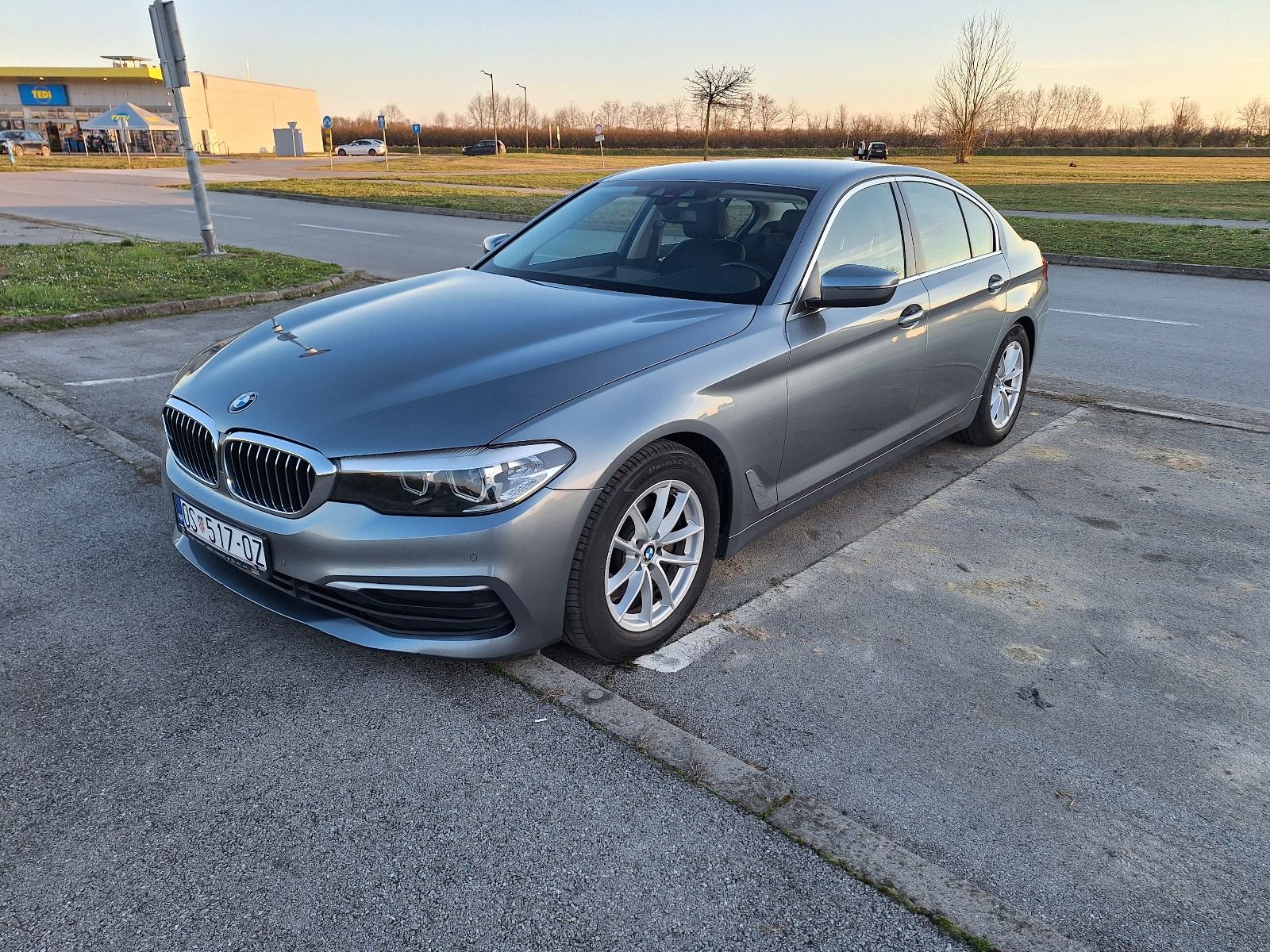 BMW serija 5, 520 d, pogled izvana - slika 1