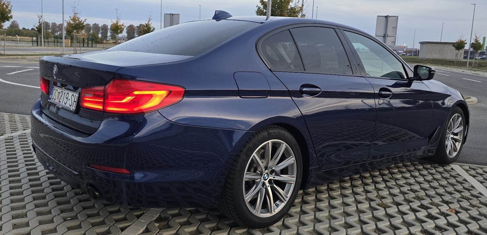 BMW serija 5 520d automatik, fotografija 15