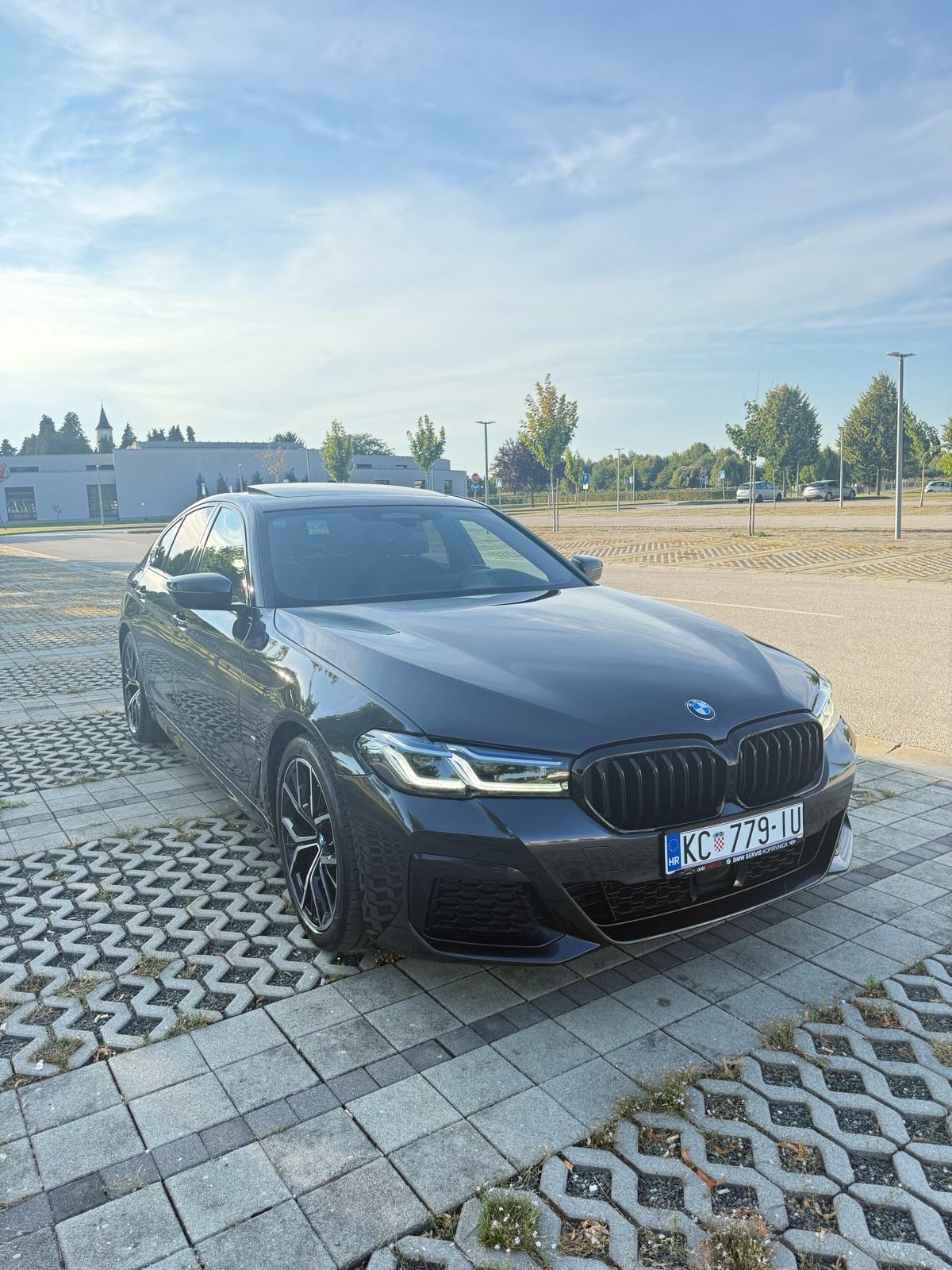 BMW 520d M Sport I 360 I Laserlight I Ventilirana sjedala, fotografija 3