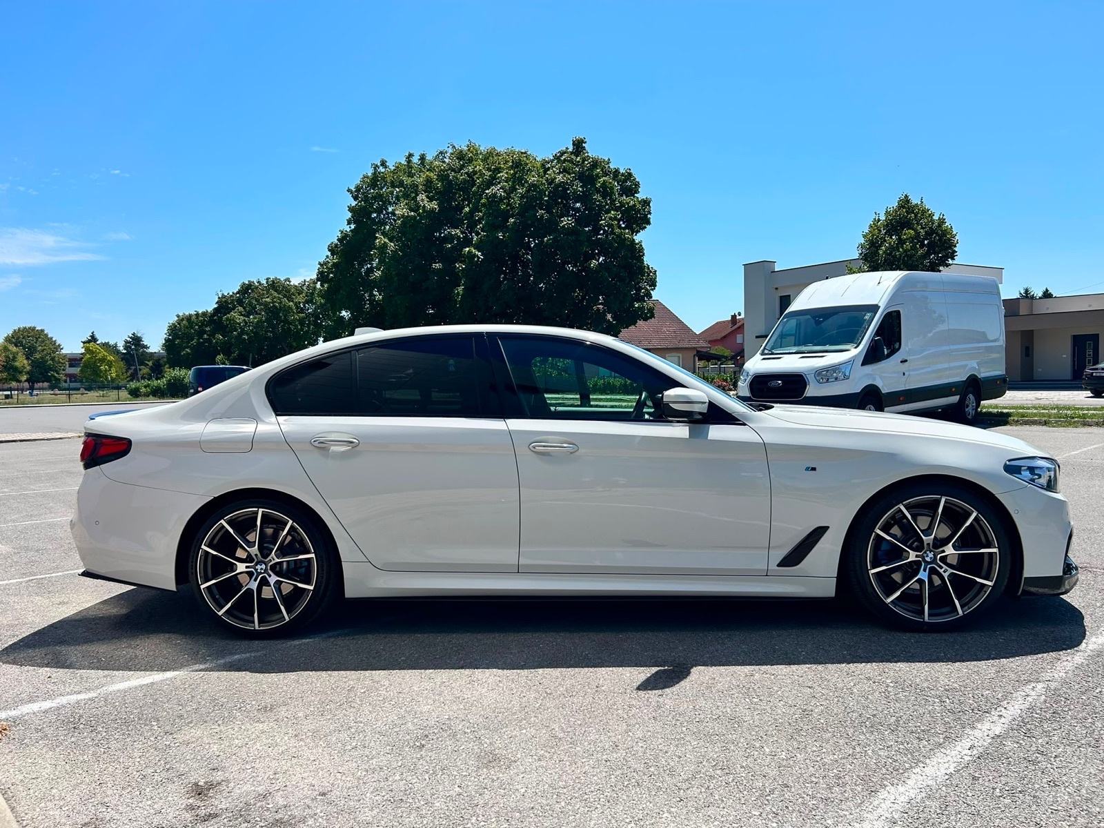 BMW G30 520d M-Paket + M-Perfomance Soft close Head Up Keyless, fotografija 9