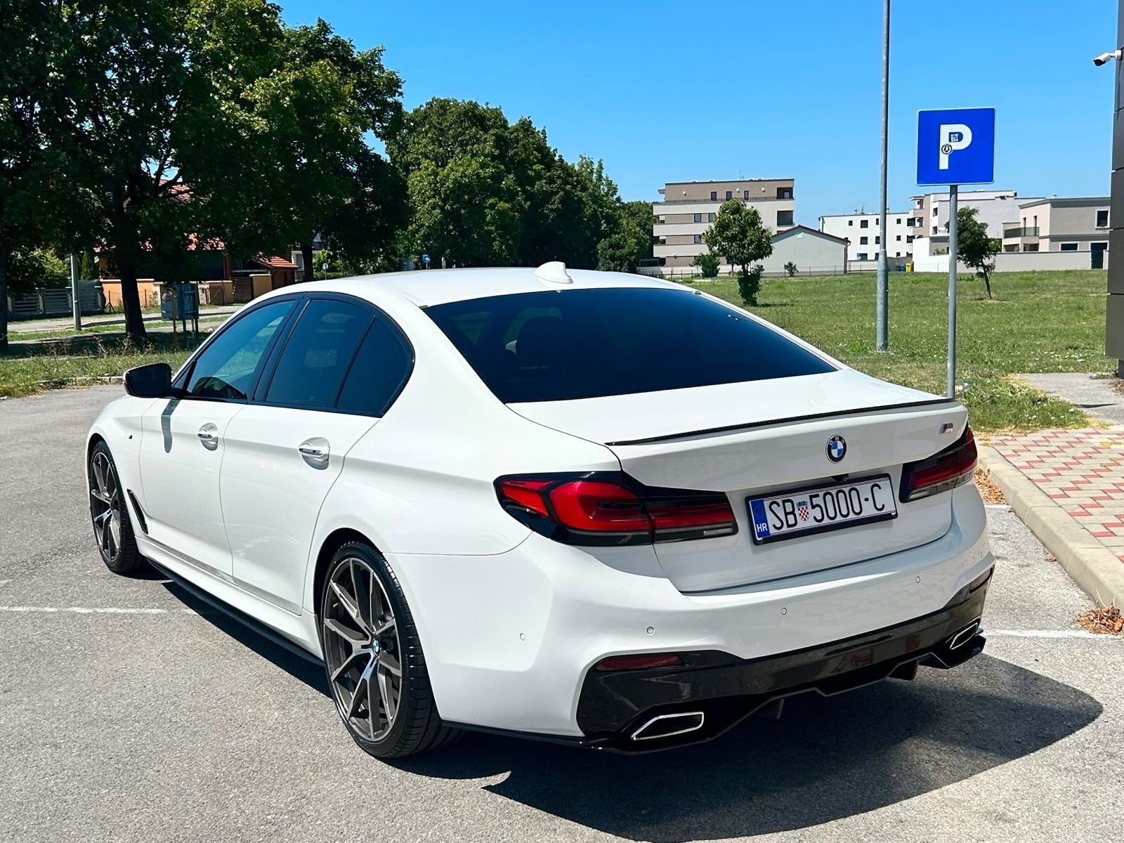 BMW G30 520d M-Paket + M-Perfomance Soft close Head Up Keyless, fotografija 6