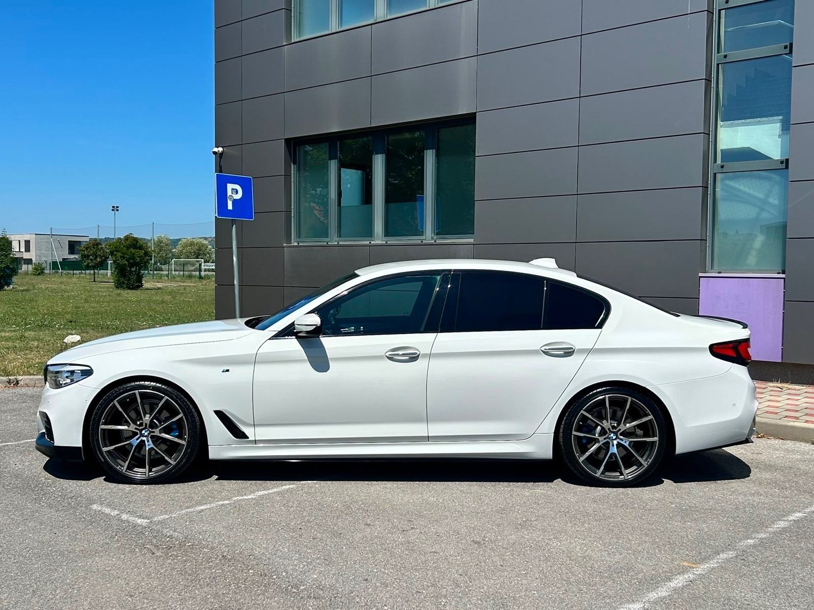 BMW G30 520d M-Paket + M-Perfomance Soft close Head Up Keyless, fotografija 4