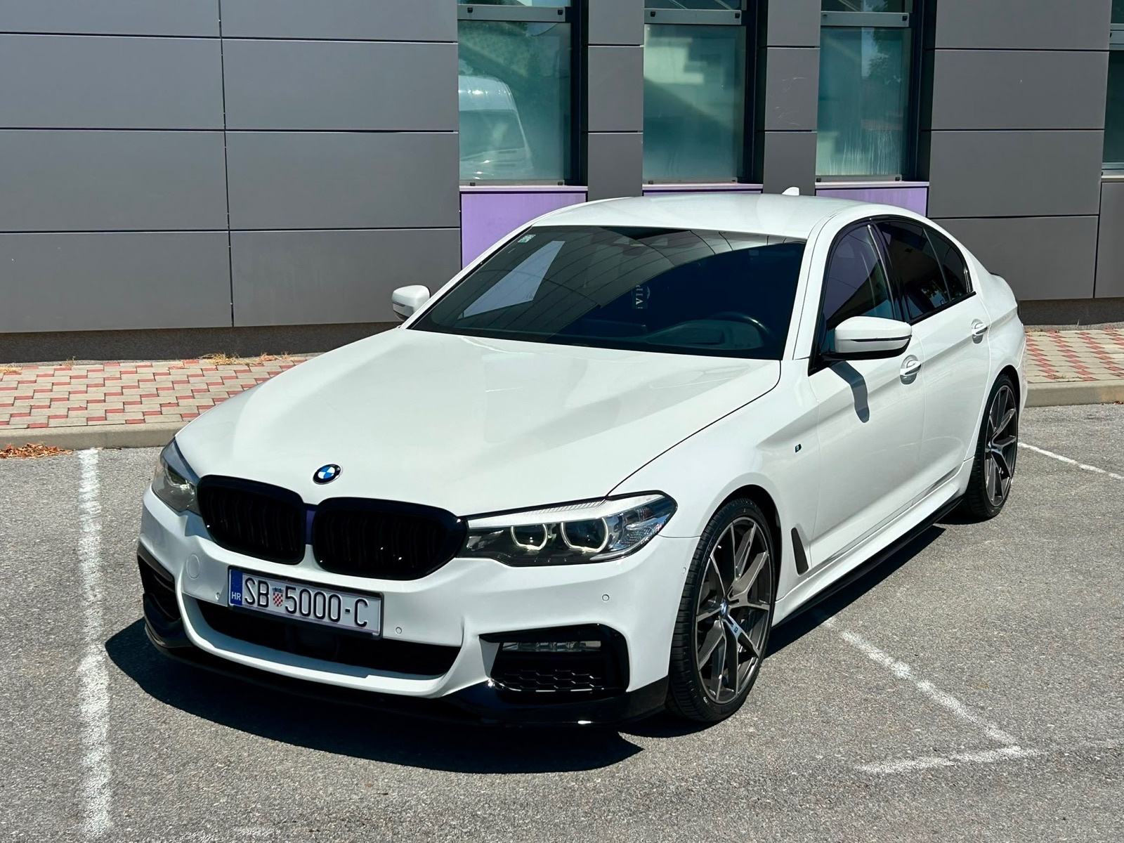 BMW G30 520d M-Paket + M-Perfomance Soft close Head Up Keyless, fotografija 2