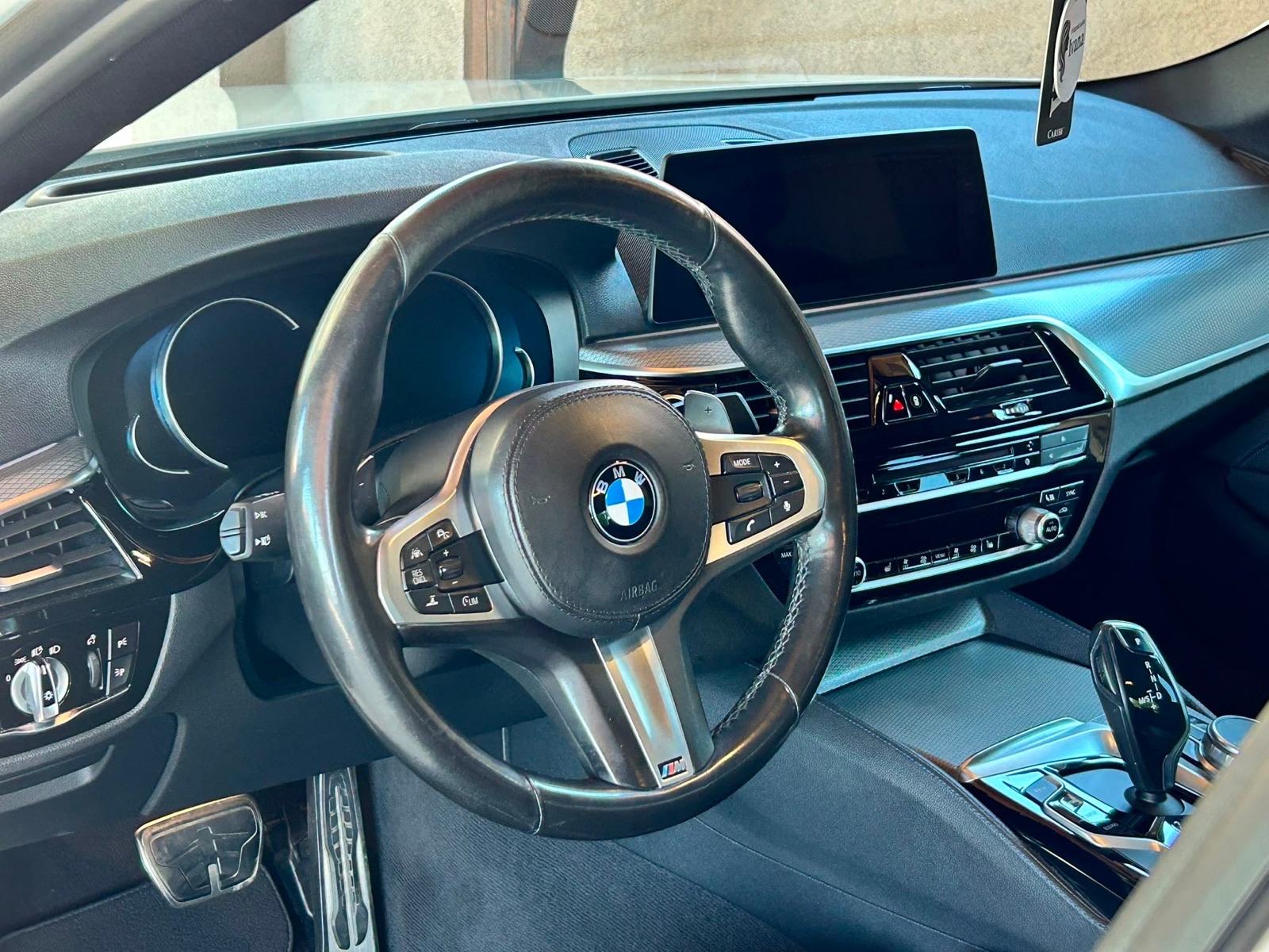 BMW G30 520d M-Paket + M-Perfomance Soft close Head Up Keyless, fotografija 20