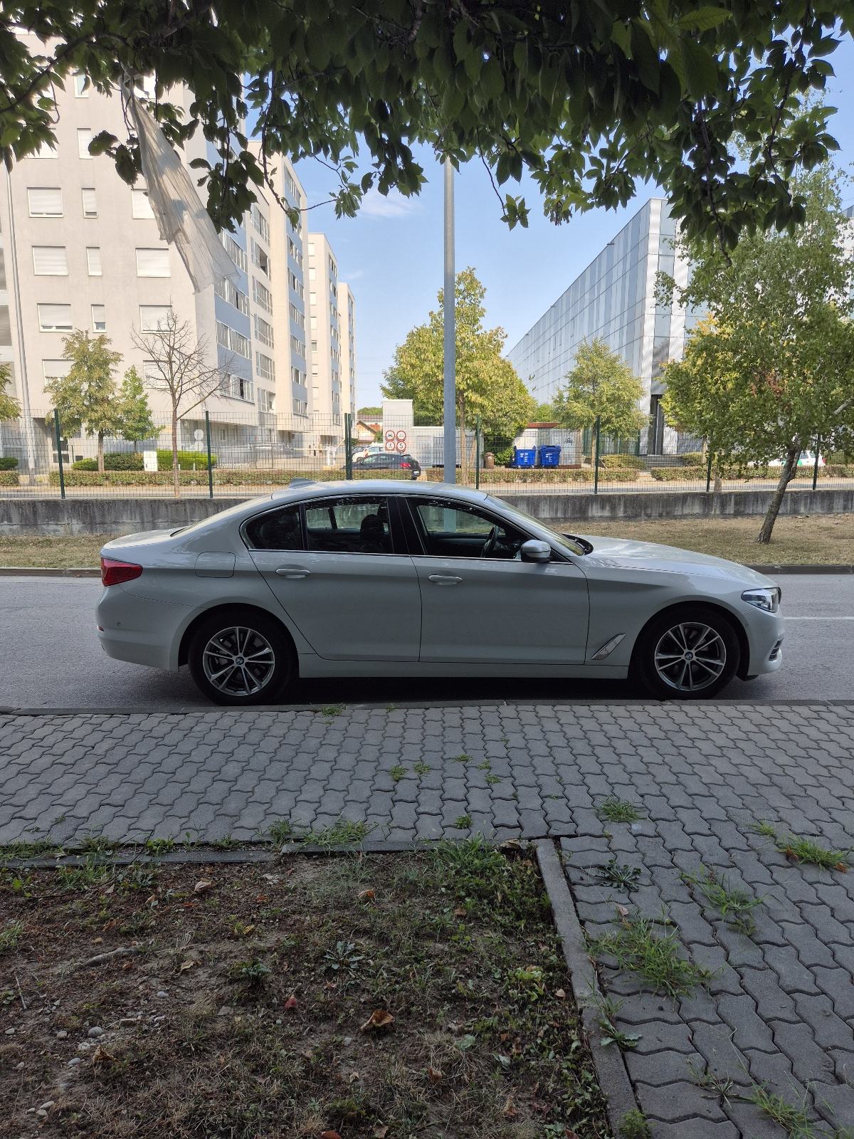 BMW serija 5 520d automatik, fotografija 6