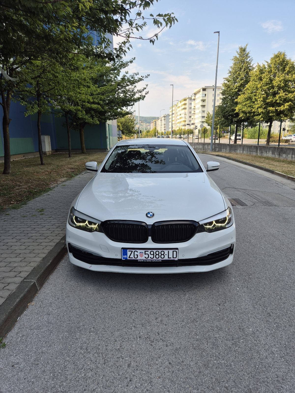 BMW serija 5 520d automatik, fotografija 9
