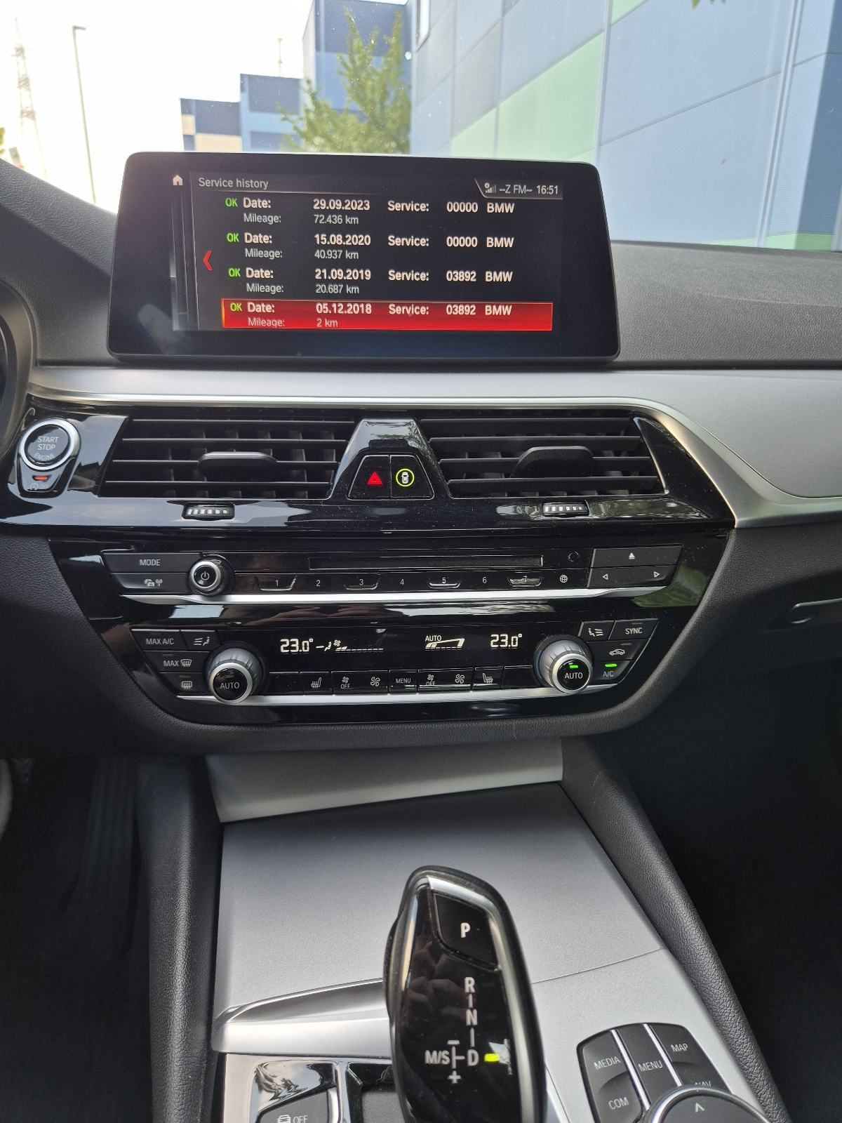 BMW serija 5 520d automatik, fotografija 19
