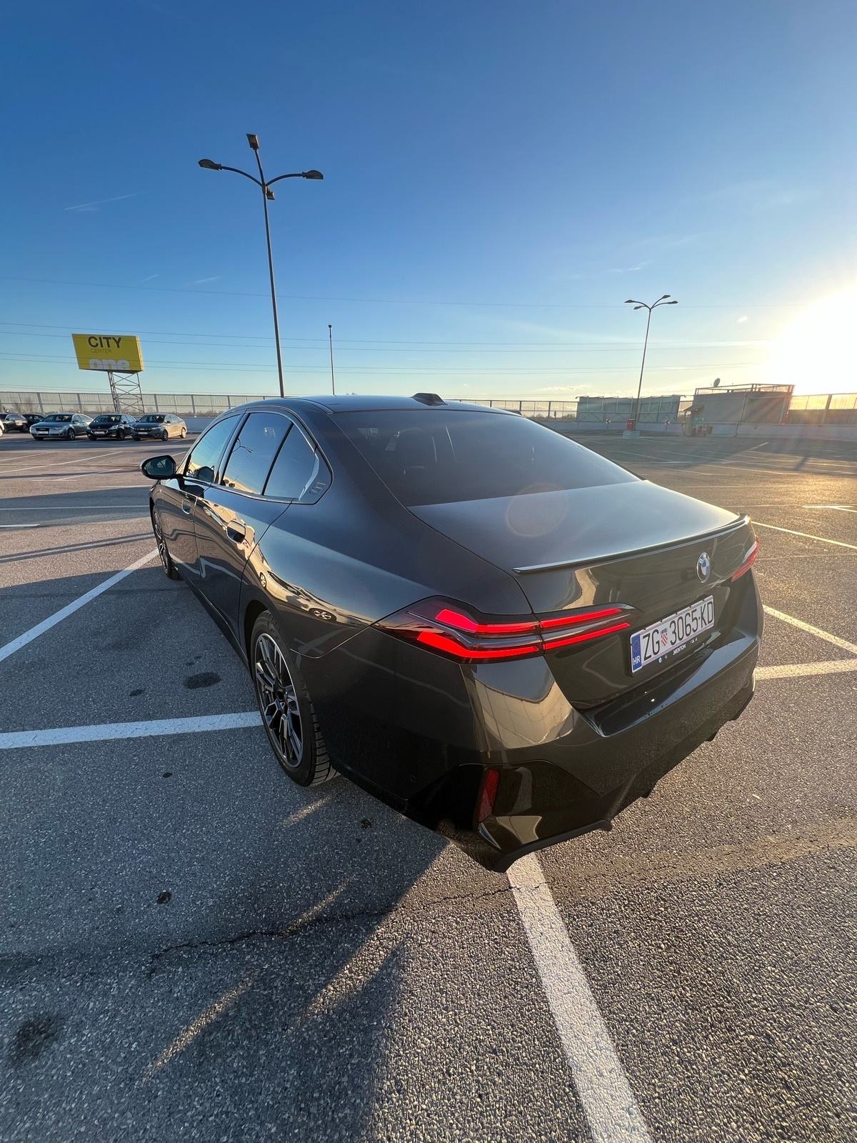 BMW serija 5 520d automatik, fotografija 3