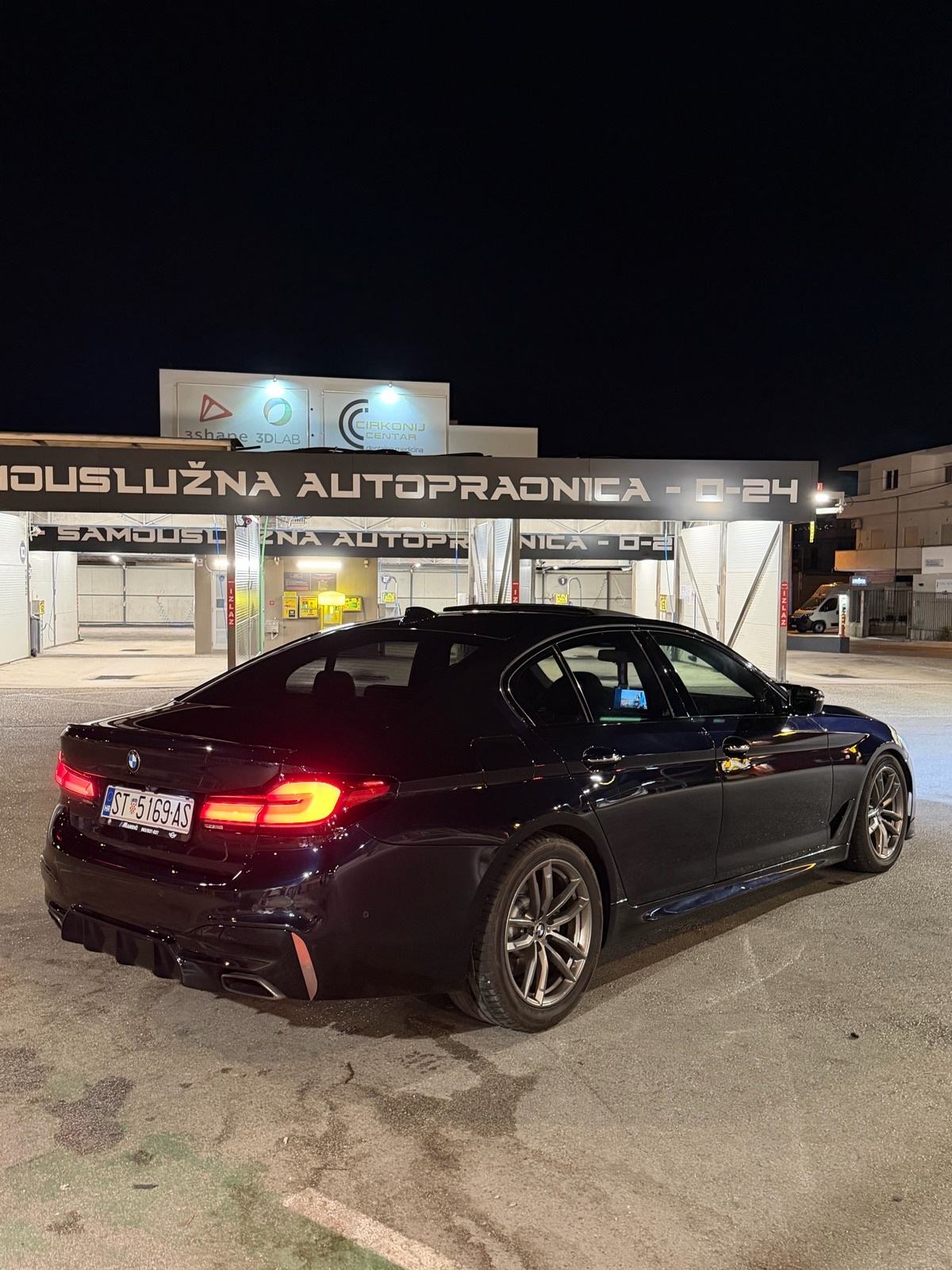 BMW serija 5 520d automatik, fotografija 7
