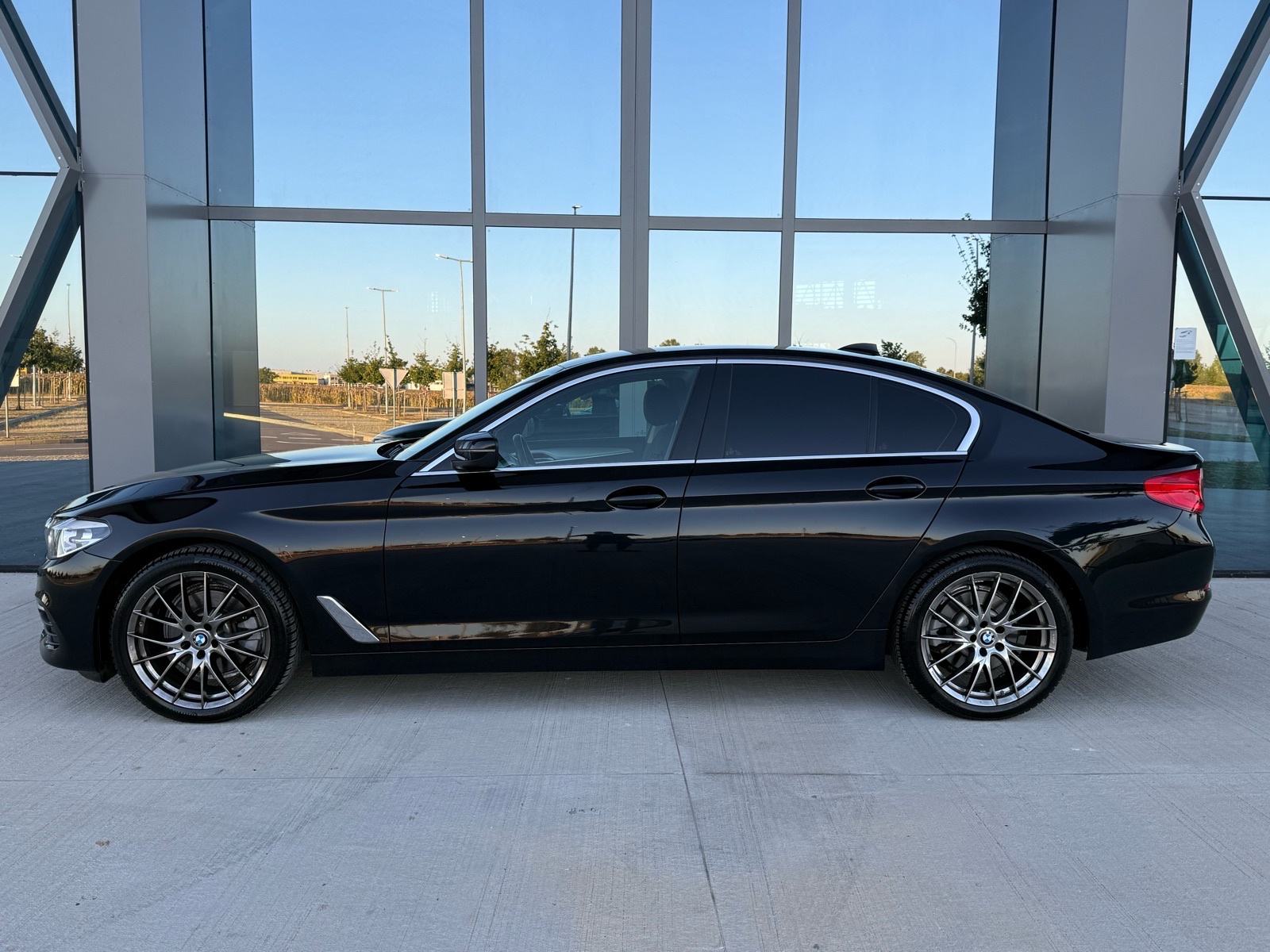 BMW 520d AUTOMATIK, ACC, NAVI, GR.SJED, ALU 18, REG 6/27, fotografija 7