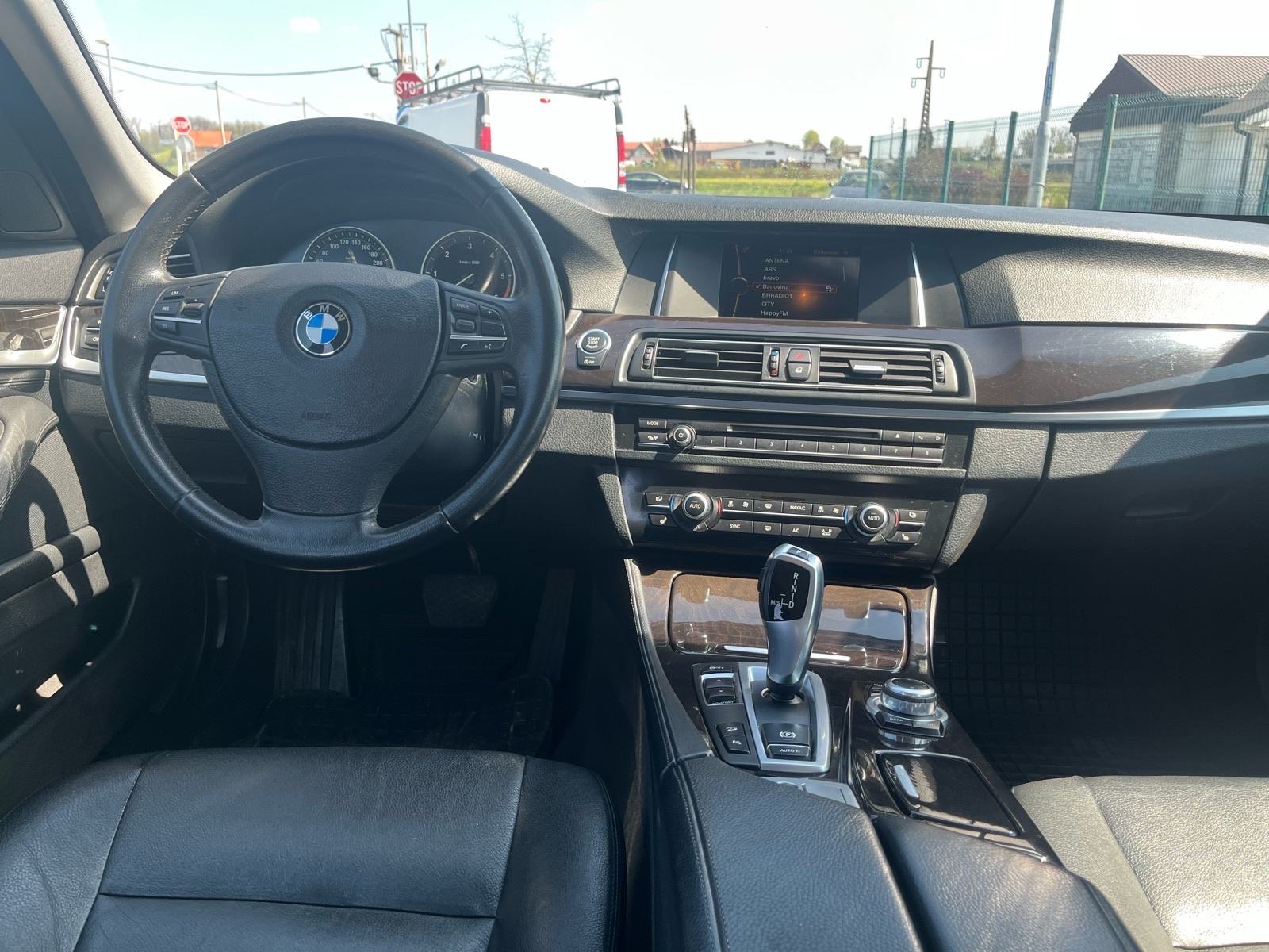 BMW serija 5 520d automatik x drive, fotografija 7