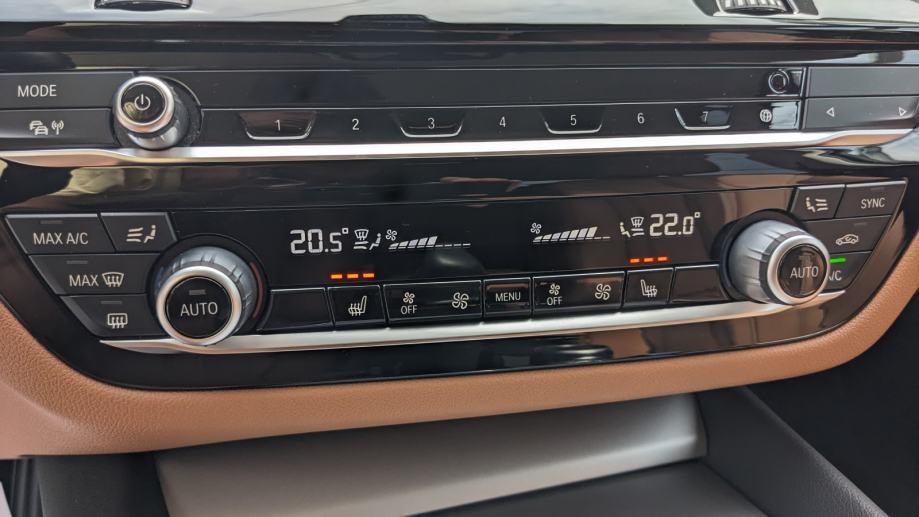 BMW SERIJA 5 520D LUXURY LINE, fotografija 19