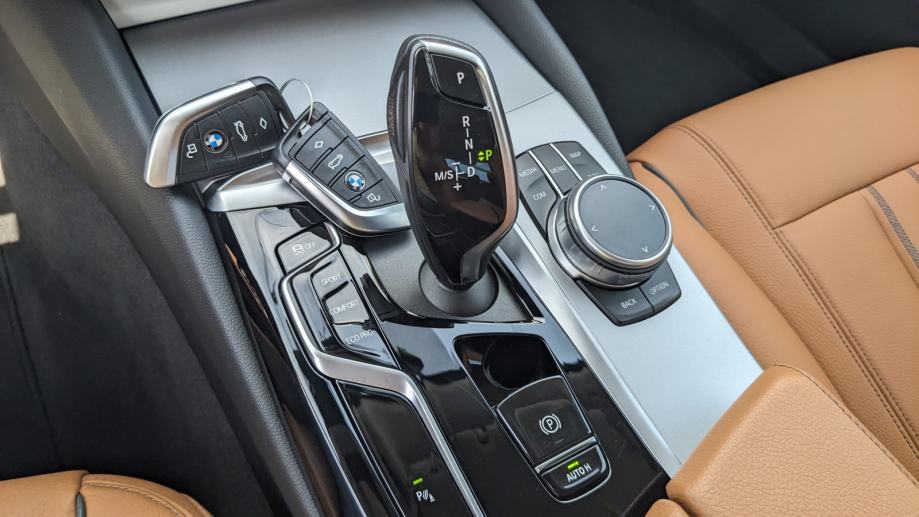 BMW SERIJA 5 520D LUXURY LINE, fotografija 20