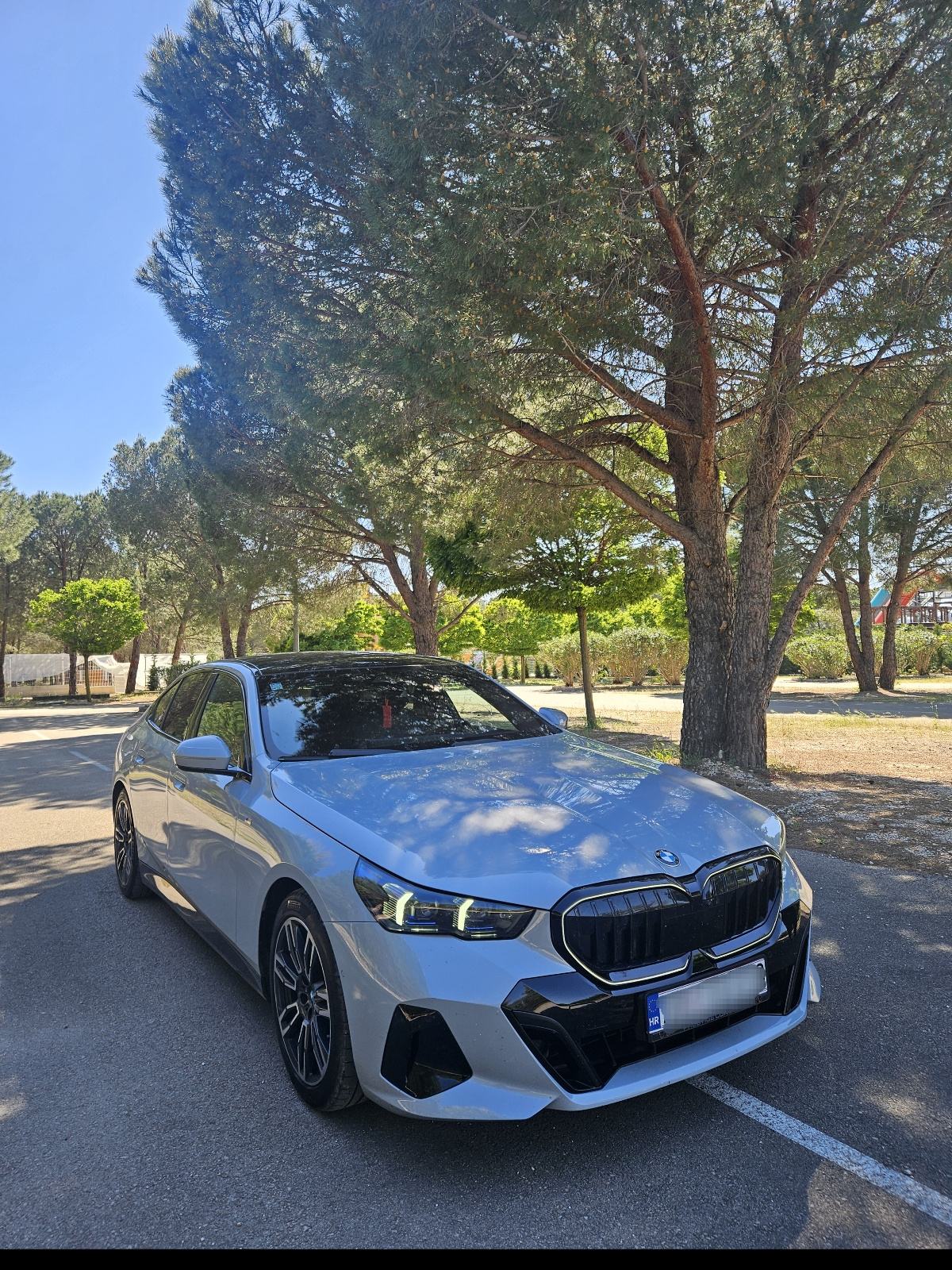 BMW serija 5 520d M-paket, Laser, H&K, 360kam, HeadUP,, fotografija 3