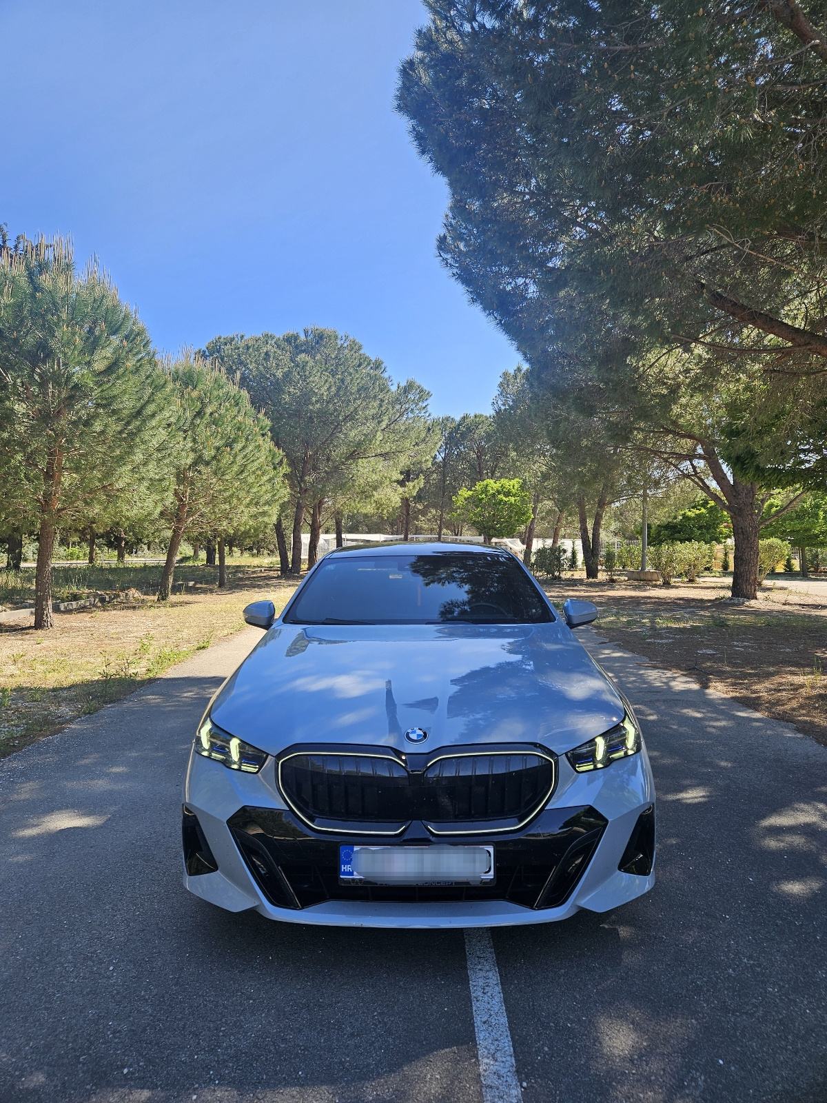 BMW serija 5 520d M-paket, Laser, H&K, 360kam, HeadUP,, fotografija 2