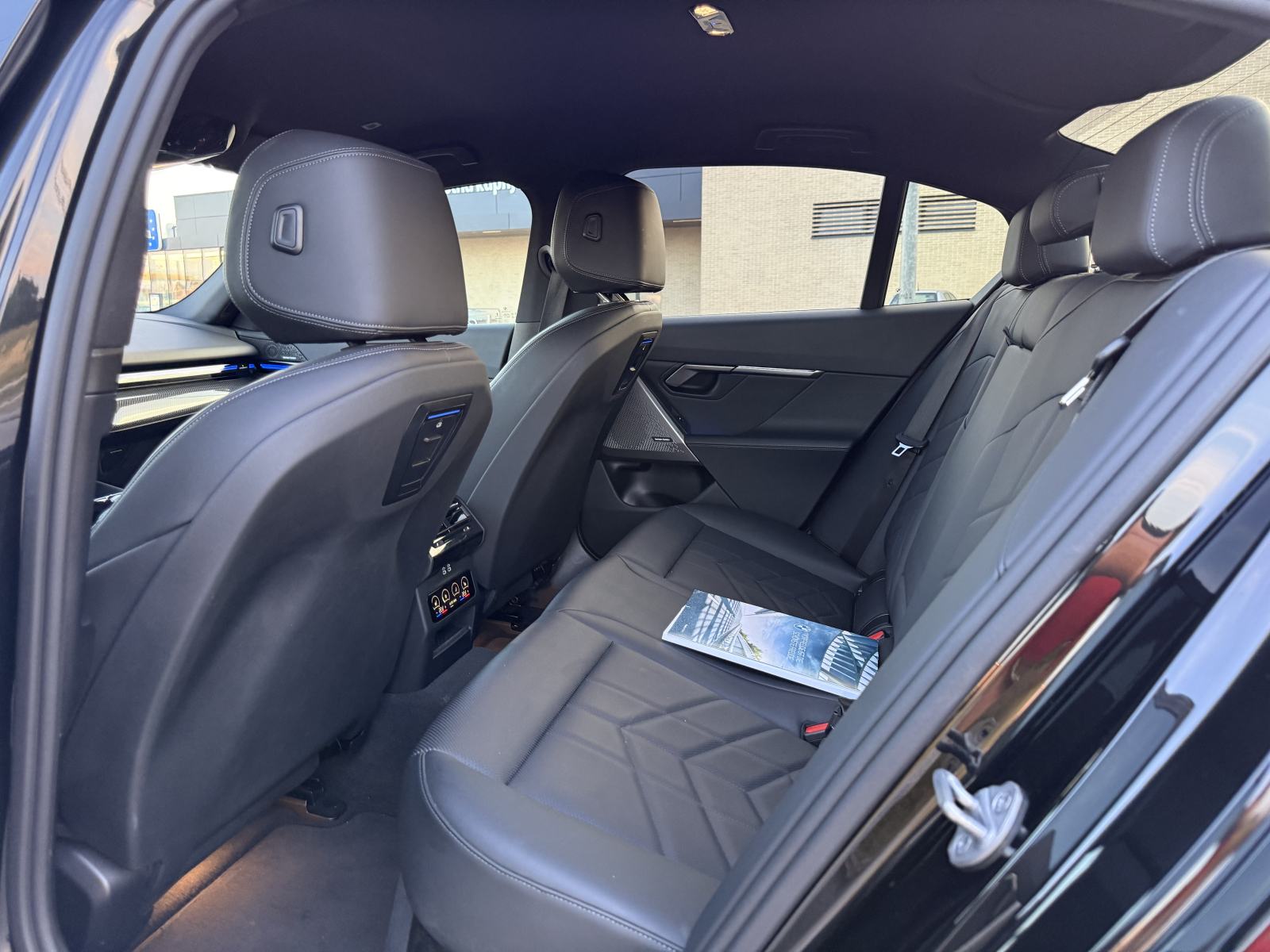BMW serija 5 520D M-Paket M-Pro G60 2024 Mod-Jamstvo Laseri Iconic H&K, fotografija 12