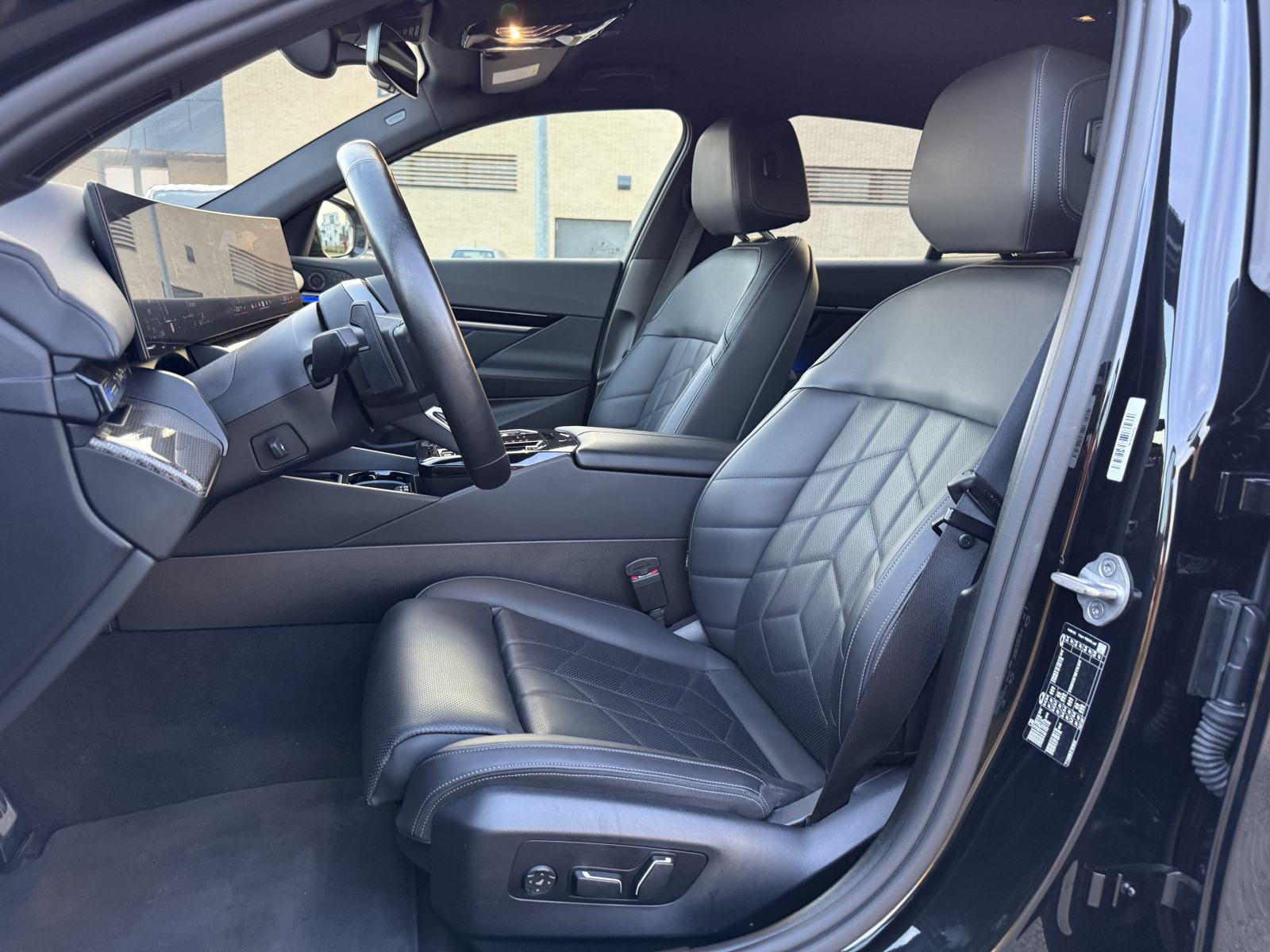 BMW serija 5 520D M-Paket M-Pro G60 2024 Mod-Jamstvo Laseri Iconic H&K, fotografija 19