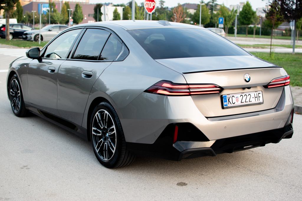 BMW serija 5 520d M PRO KAO NOV, fotografija 5