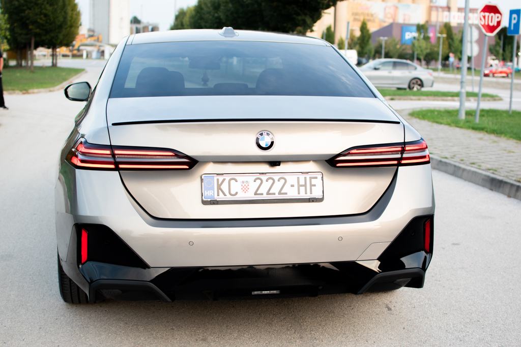 BMW serija 5 520d M PRO KAO NOV, fotografija 6