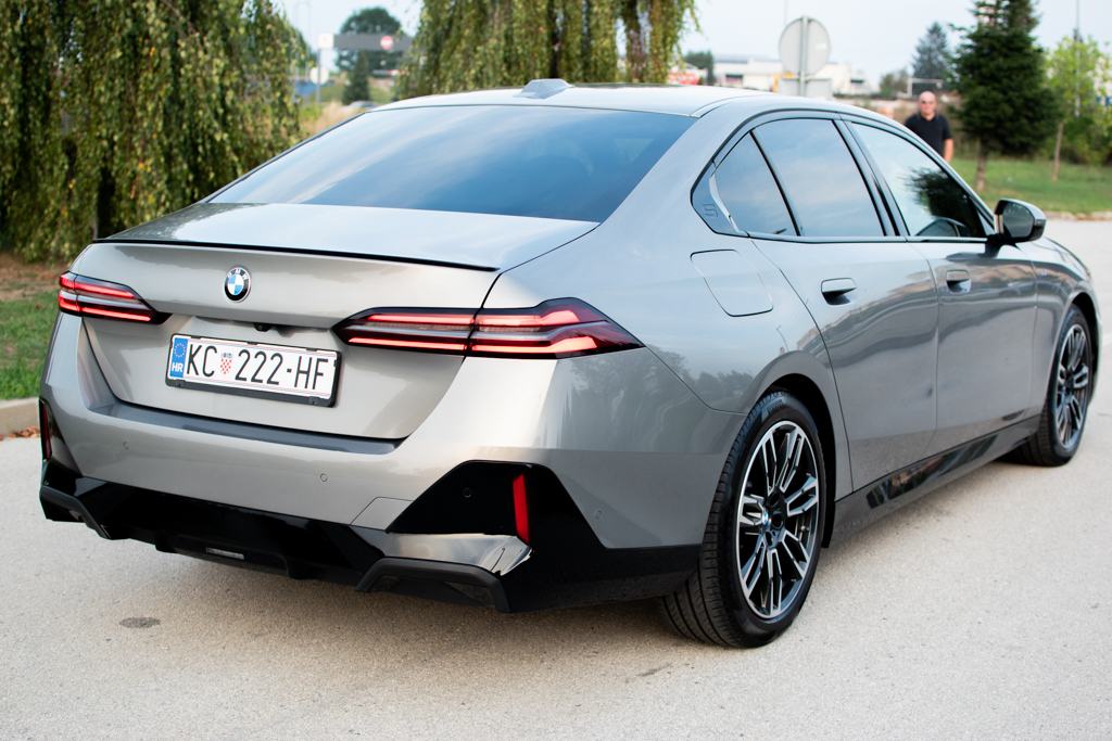 BMW serija 5 520d M PRO KAO NOV, fotografija 7