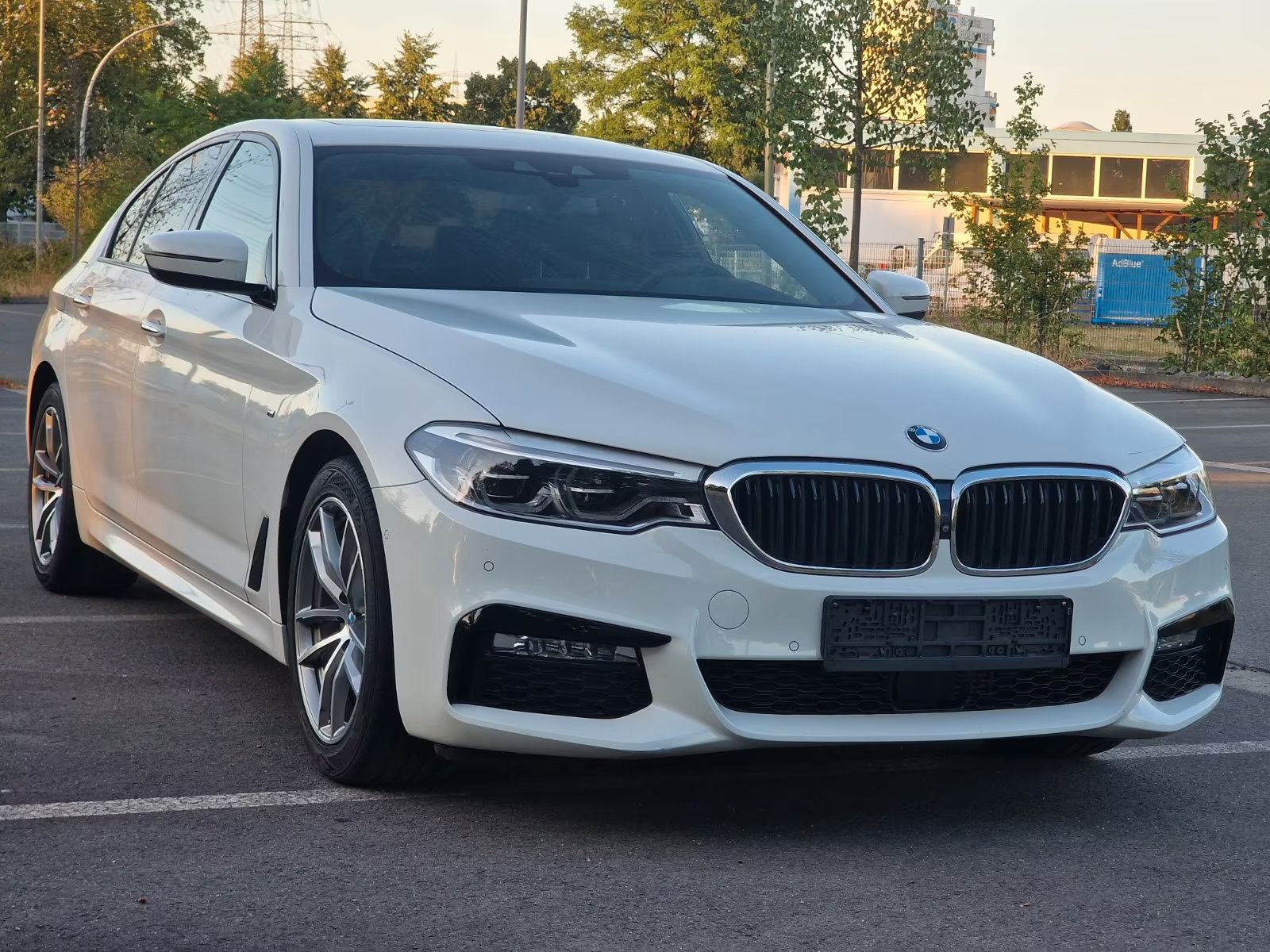 BMW serija 5 520d M-sport LED navi koža HeadUp klimaX4 displayKey, pogled izvana - slika 2