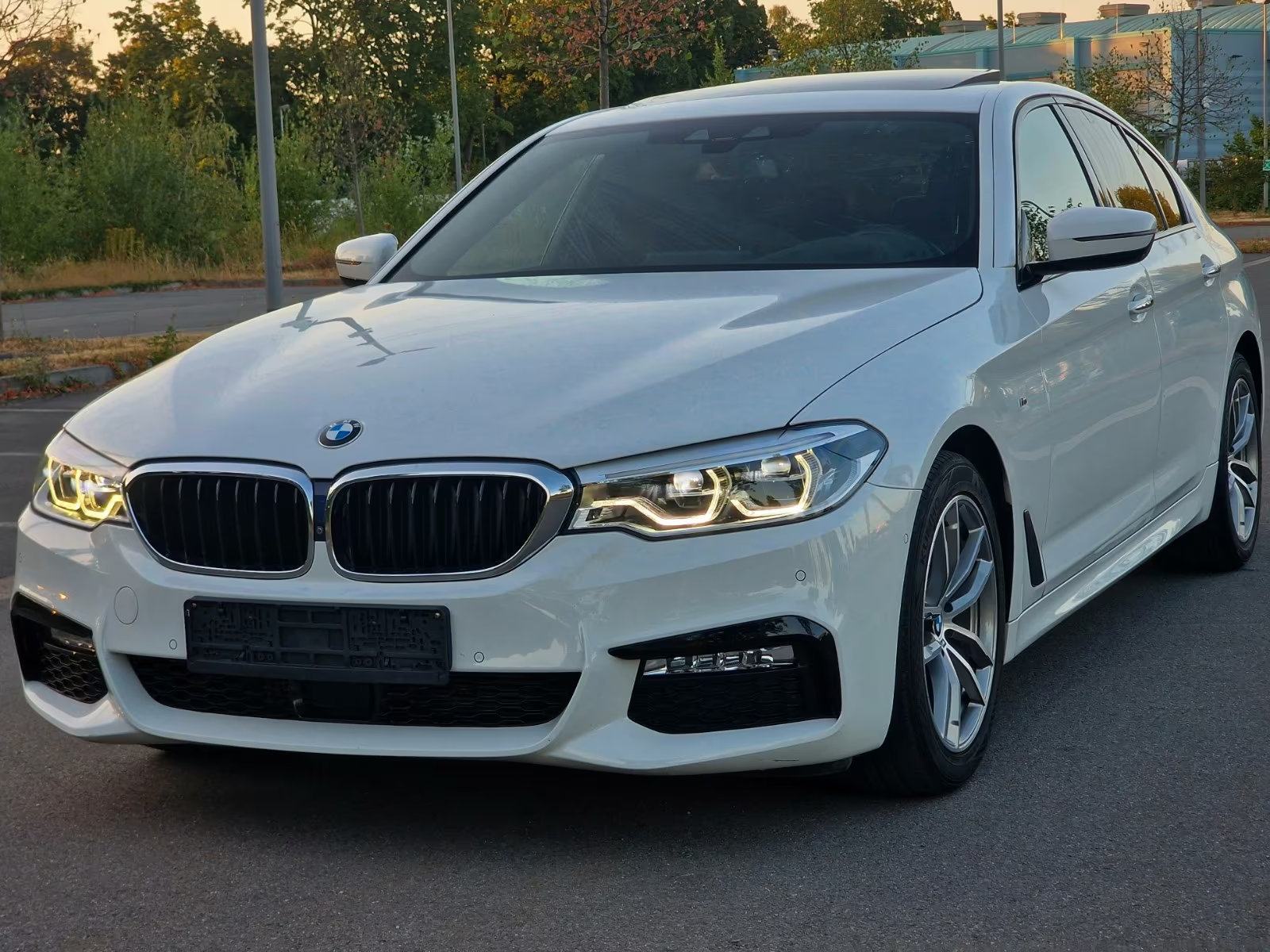 BMW serija 5 520d M-sport LED navi koža HeadUp klimaX4 displayKey, pogled izvana - slika 1