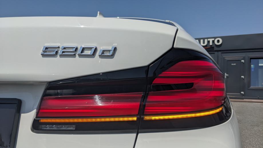 BMW SERIJA 5 520d M SPORT PAKET, fotografija 6