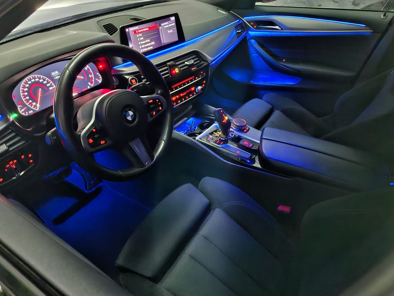 BMW serija 5 520d M SPORT, fotografija 16