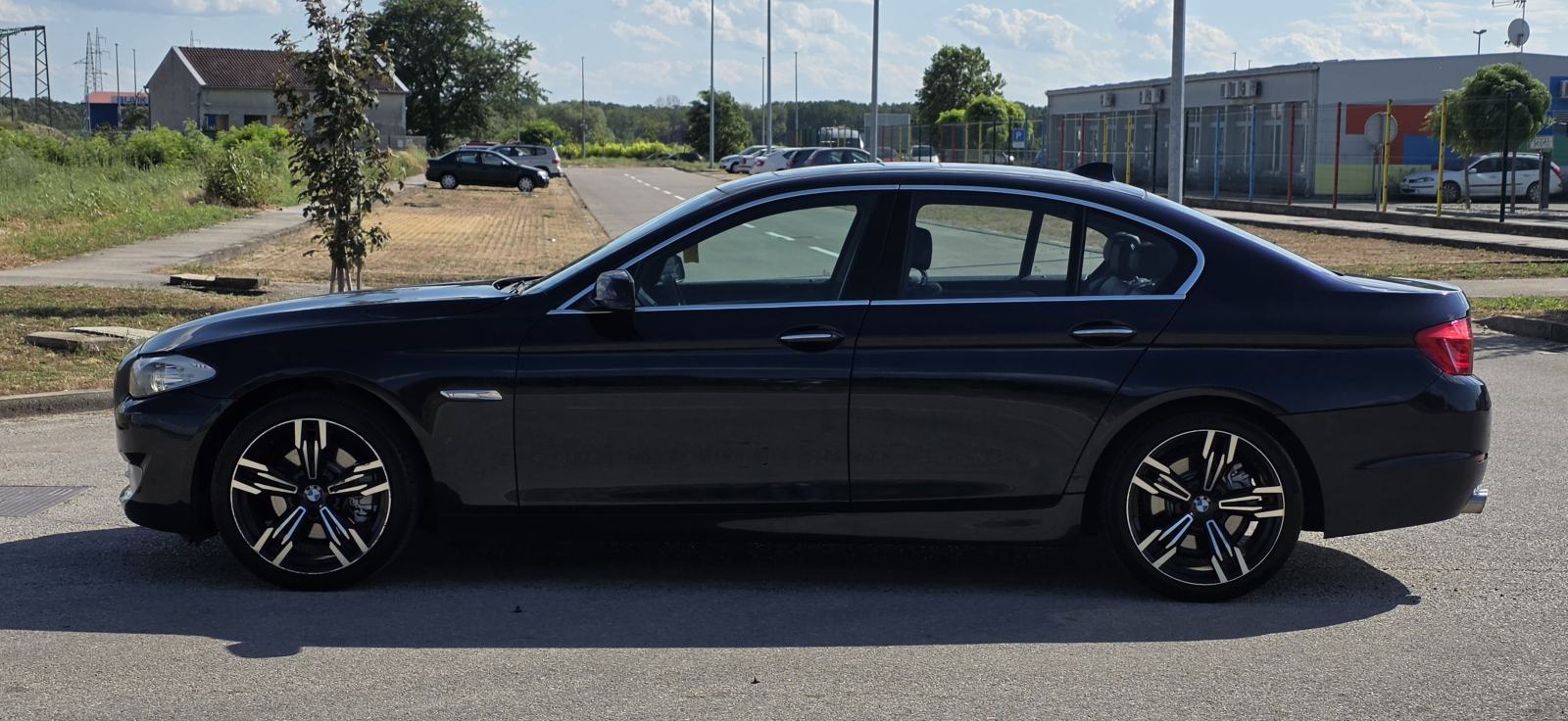 BMW serija 5 520d *PANORAMA,KAMERA,GRIJANJE SJEDALA*, fotografija 8