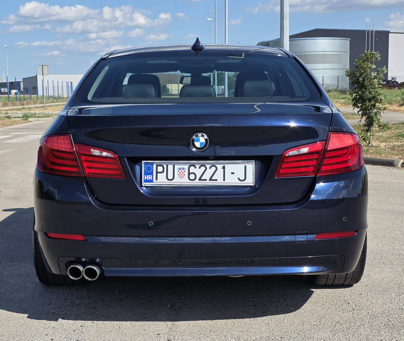 BMW serija 5 520d *PANORAMA,KAMERA,GRIJANJE SJEDALA*, fotografija 9