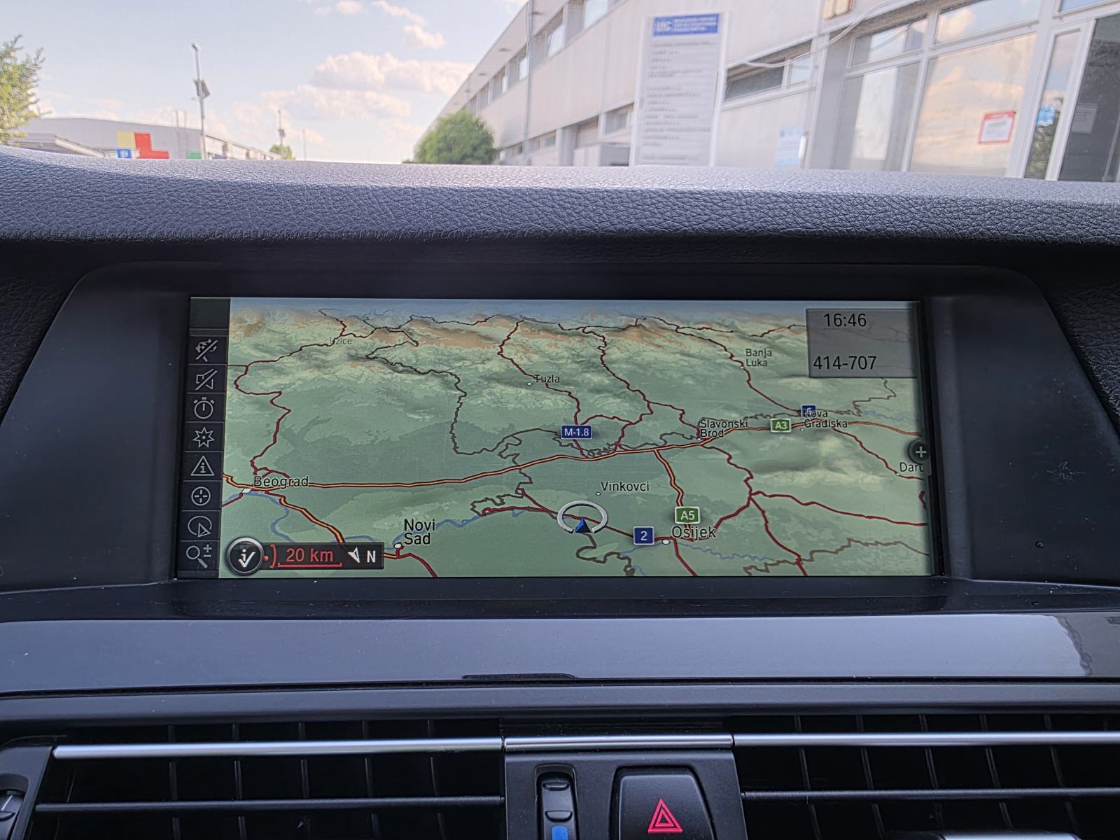 BMW serija 5 520d *PANORAMA,KAMERA,GRIJANJE SJEDALA*, fotografija 15