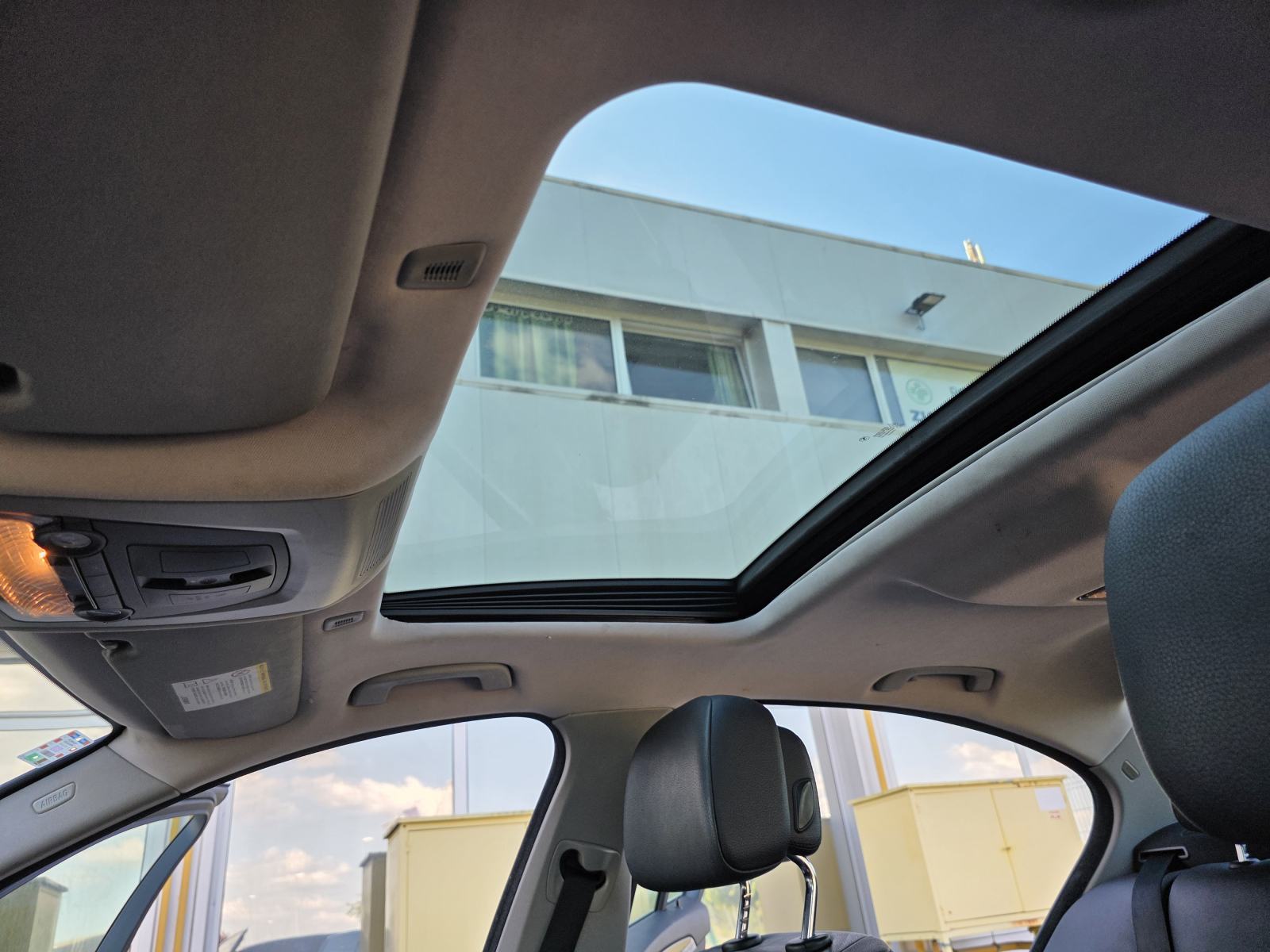 BMW serija 5 520d *PANORAMA,KAMERA,GRIJANJE SJEDALA*, fotografija 13