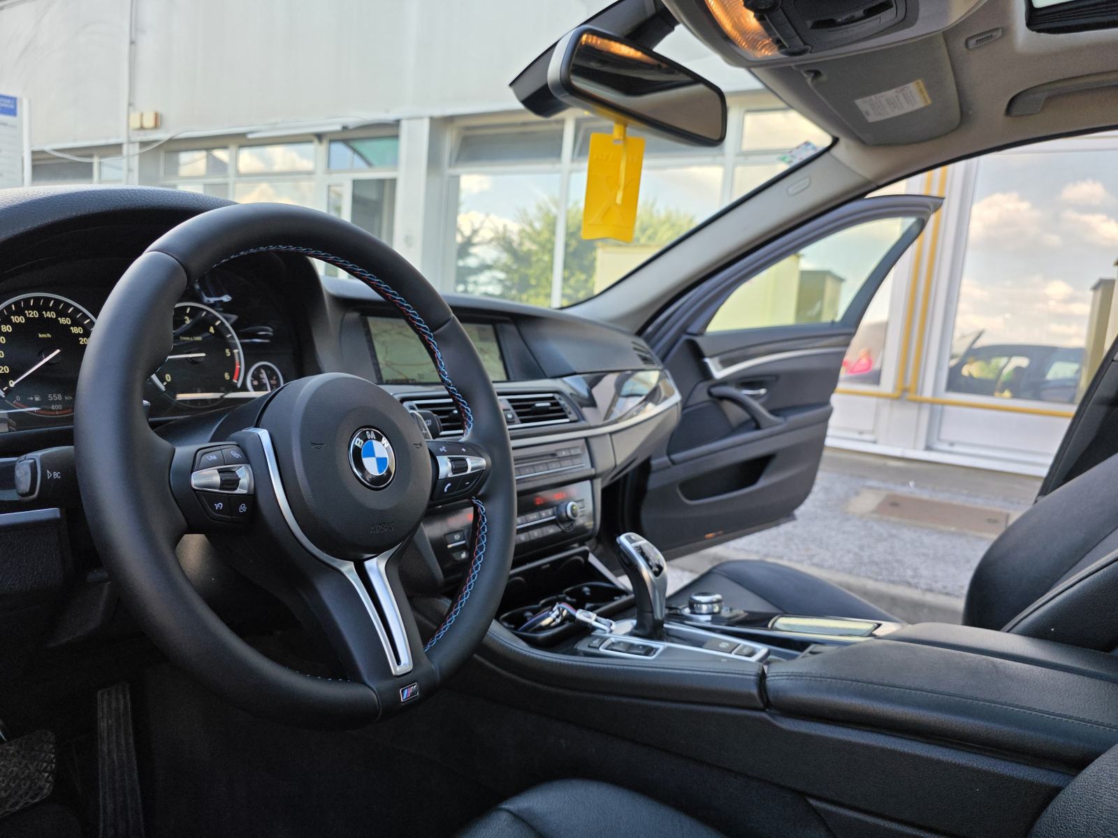 BMW serija 5 520d *PANORAMA,KAMERA,GRIJANJE SJEDALA*, fotografija 10